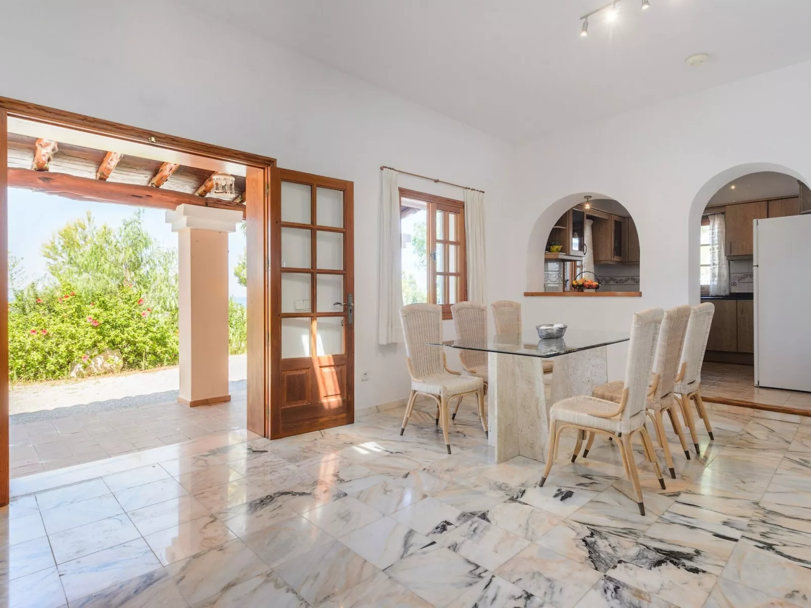 VILLA SA DESCUBERTA - Drinnen