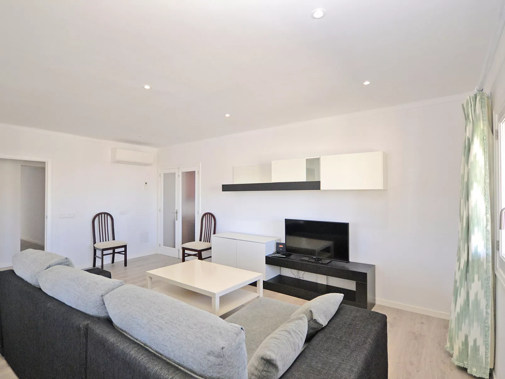 Pinocha (Villa Anglessos) - Drinnen