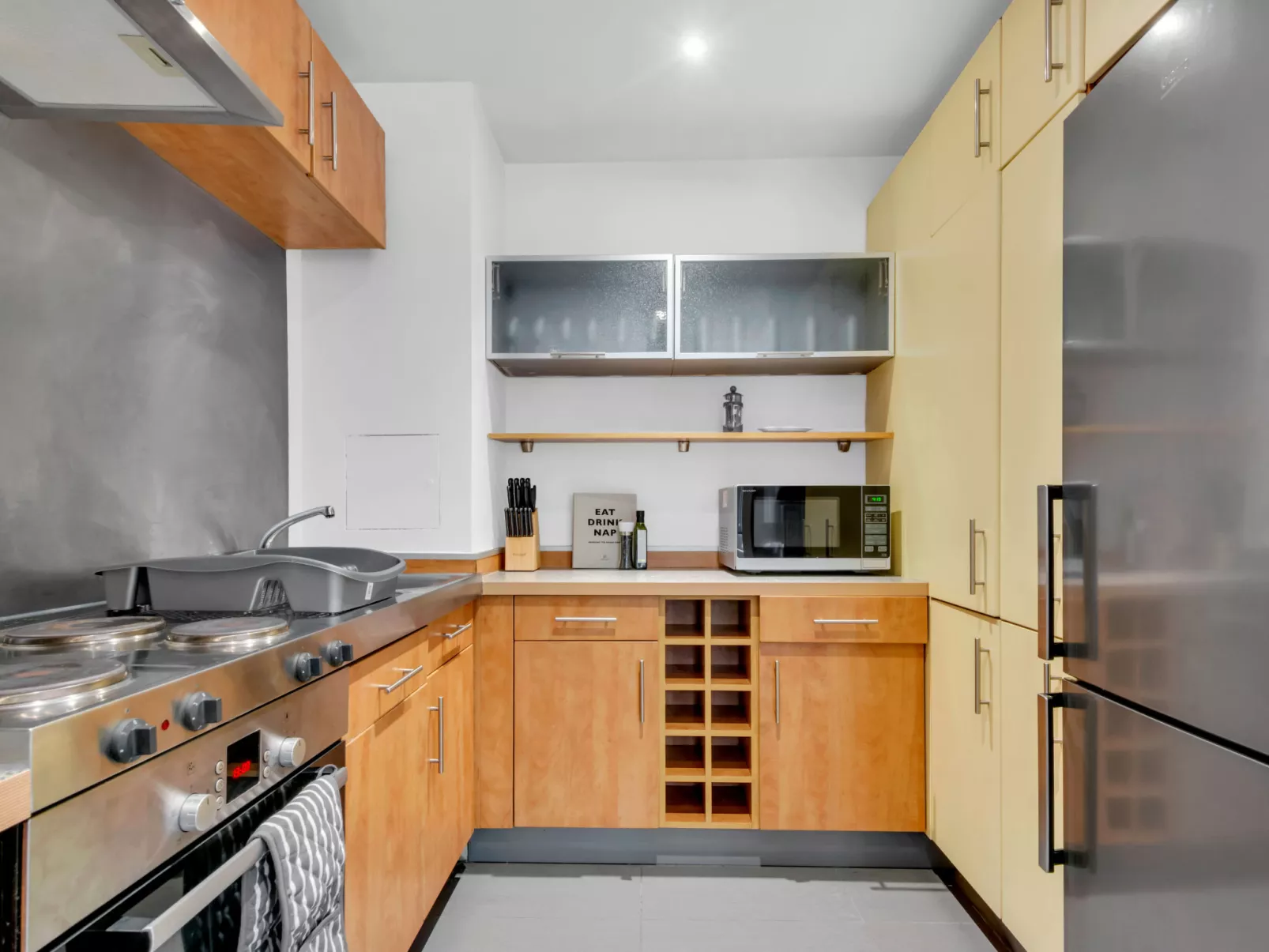 Lawerence apartment - Inside