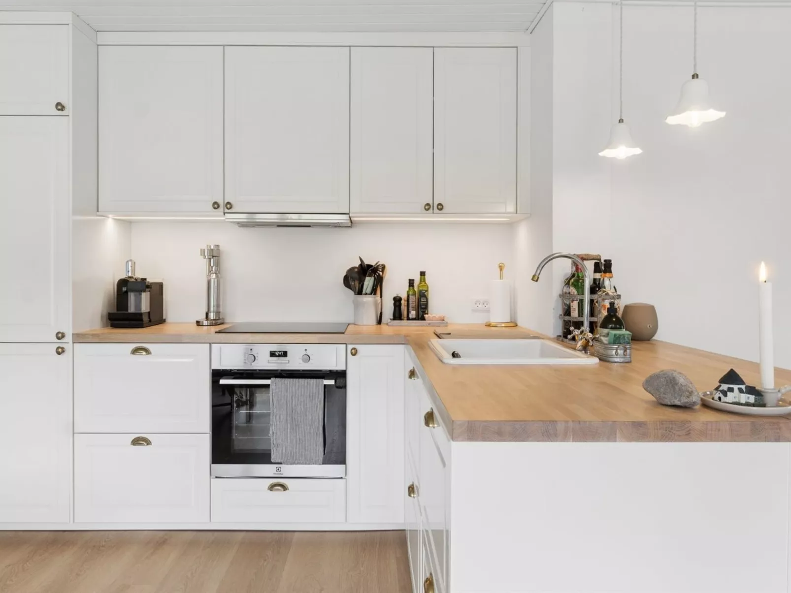 "Maksimilian" - 300m from the sea - Drinnen