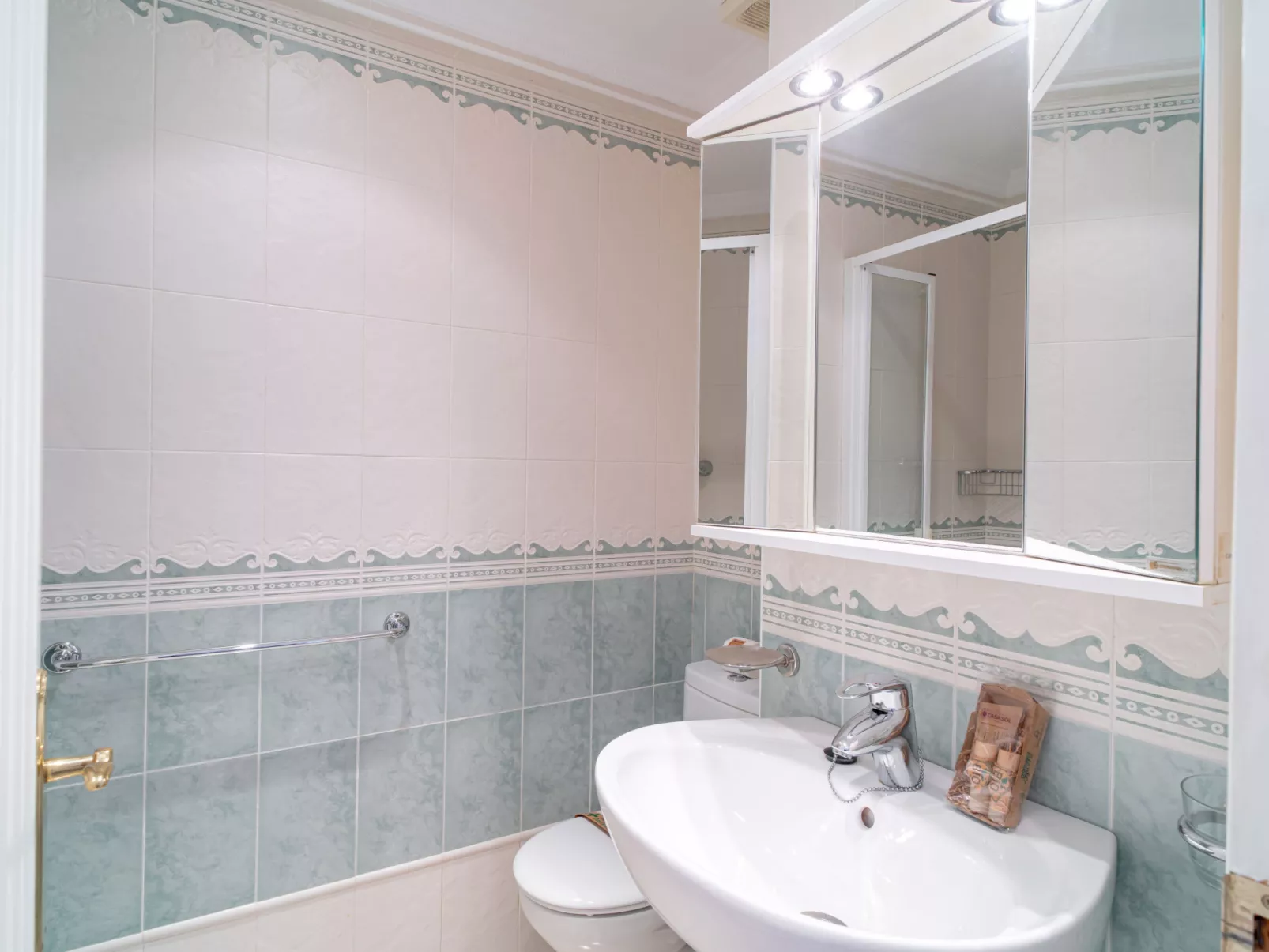 Urban Alhambra Studio by Casasol - Drinnen