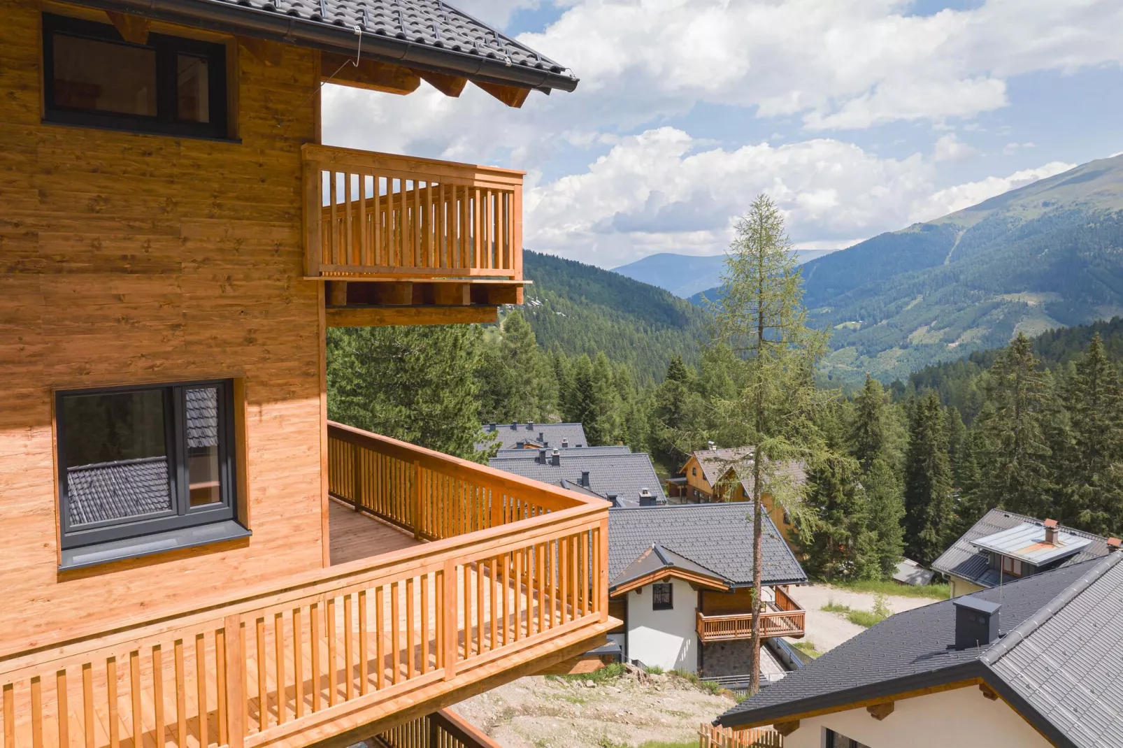 Turrach Lodges 3-View summer