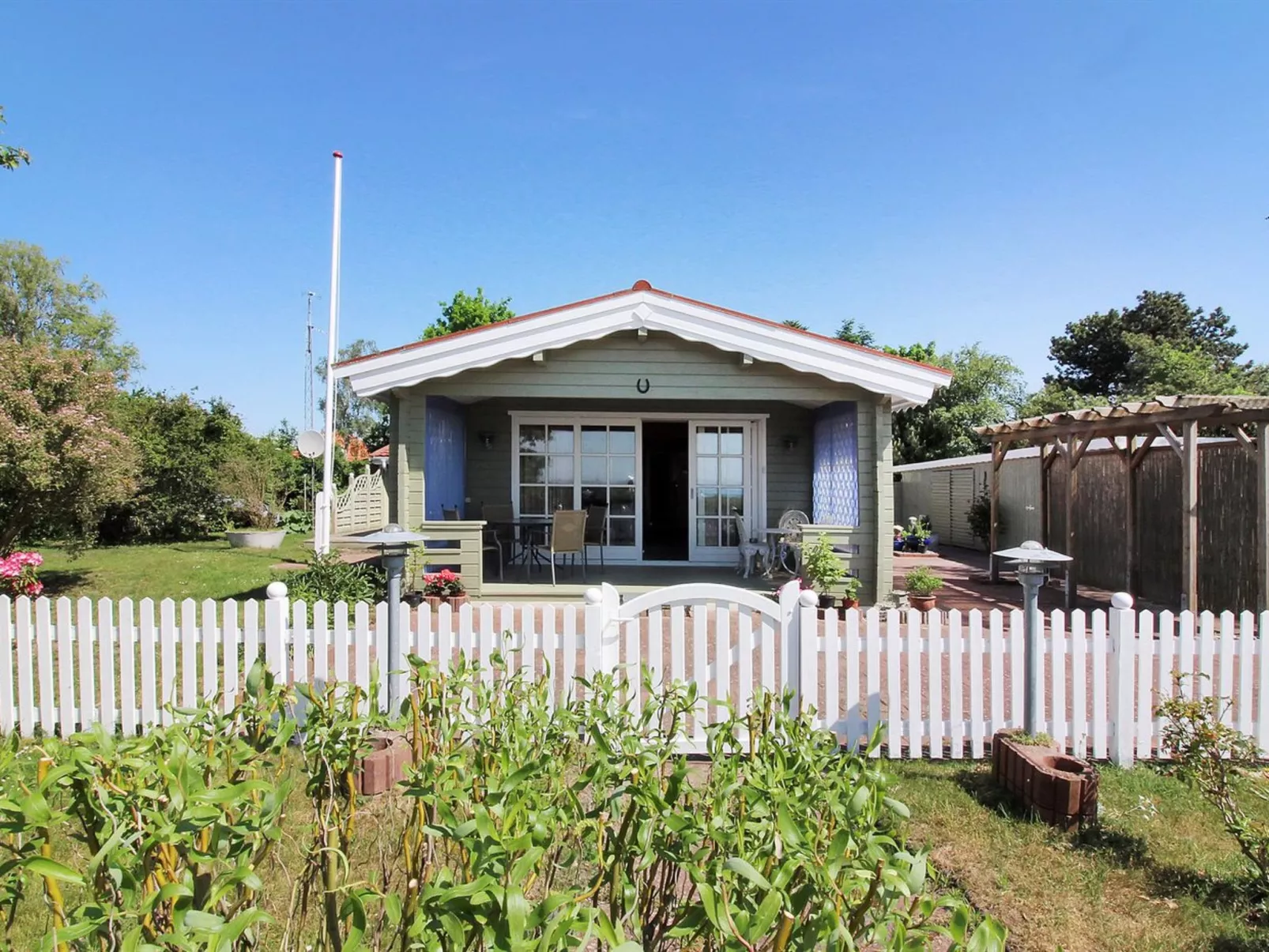 "Enrik" - 123m from the sea - Draußen