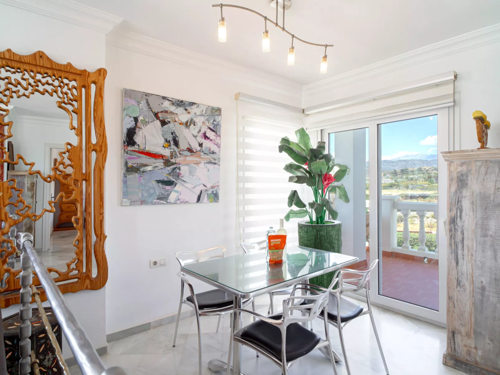 Stella Maris Beachfront 1J by Casasol - Dedans