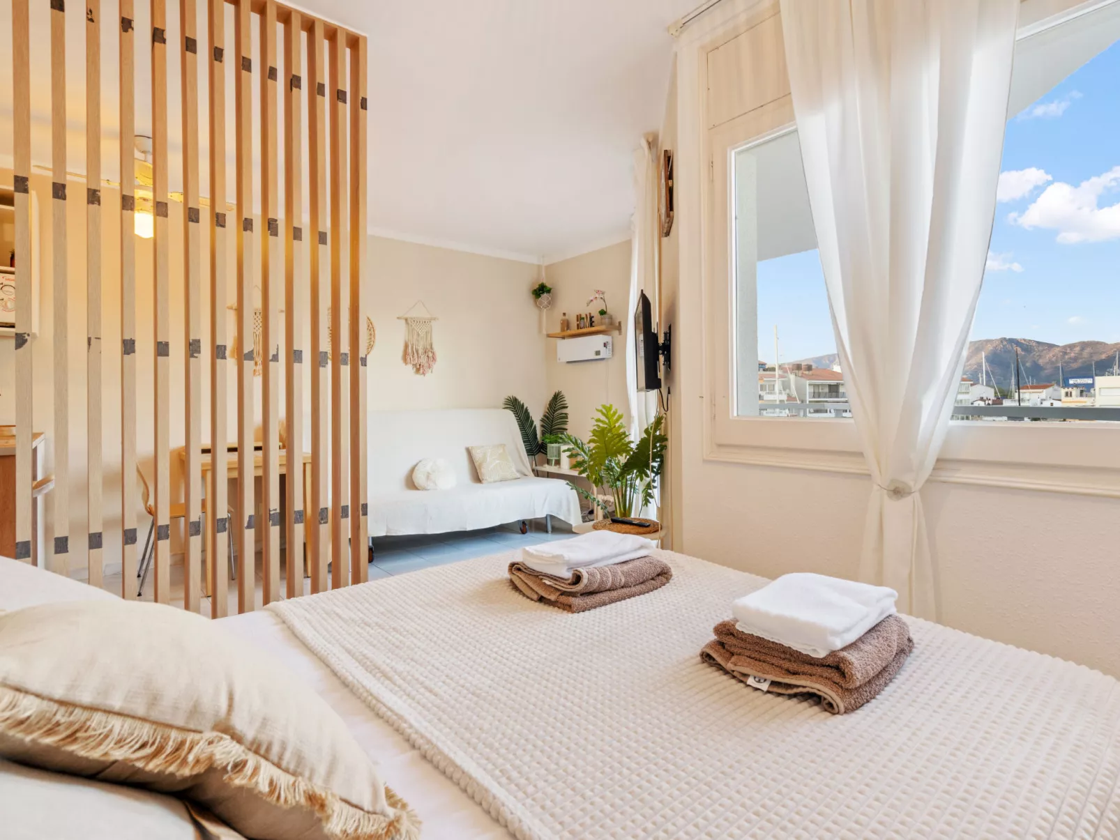 WELCS APARTAMENTO 055 EMP con terraza y vistas - Inside