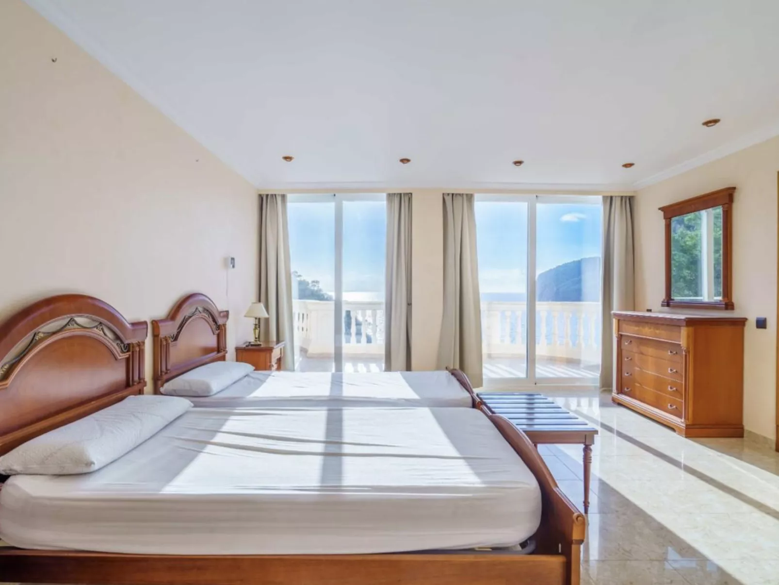 VILLA CAMP DE MAR SEA VIEW - Inside