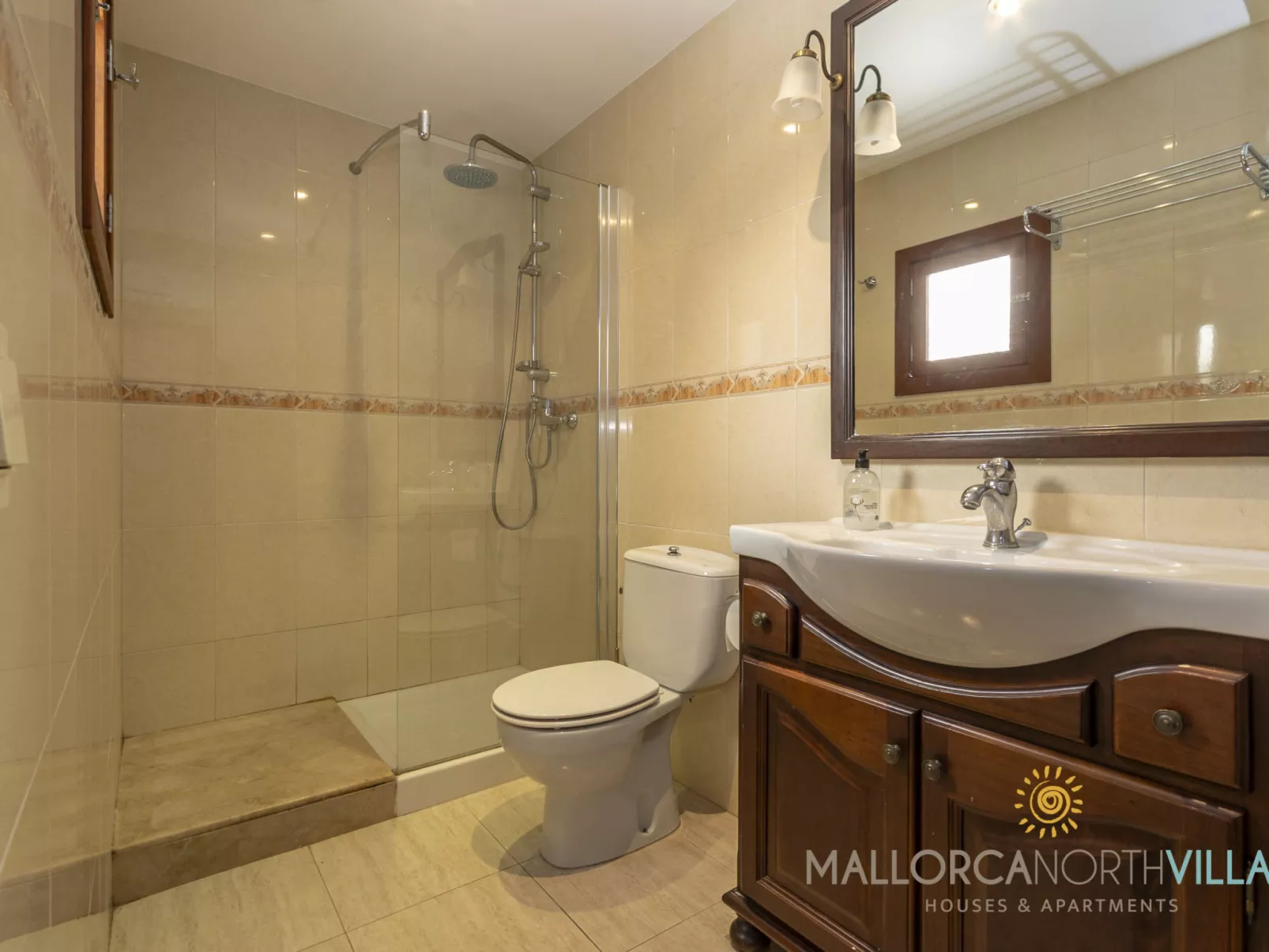 Casa Guillermo: Bonita Casa de Pueblo en Pollensa - Drinnen