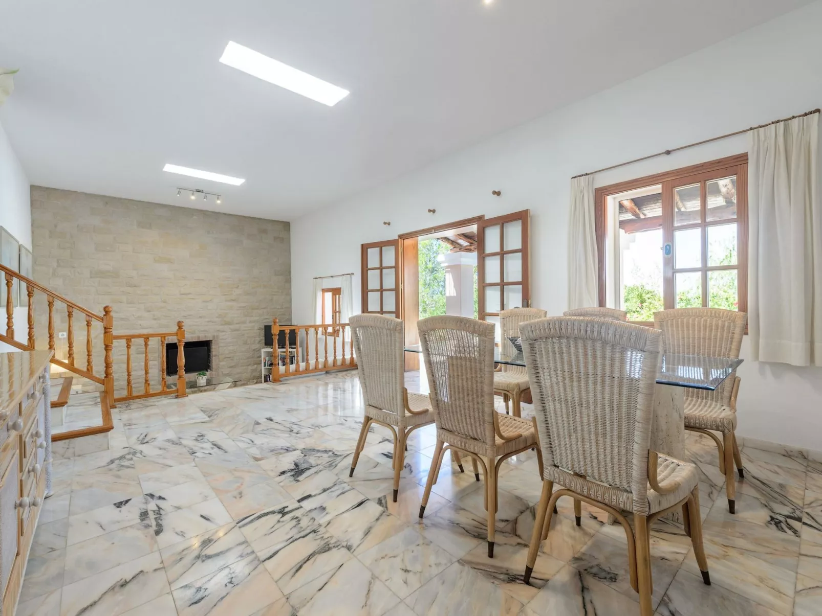 VILLA SA DESCUBERTA - Drinnen