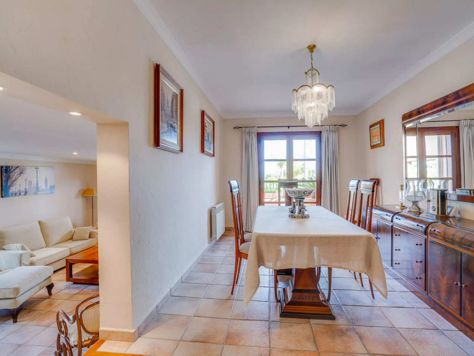 VILLA PORTALS NOUS by Priority Villas - Drinnen