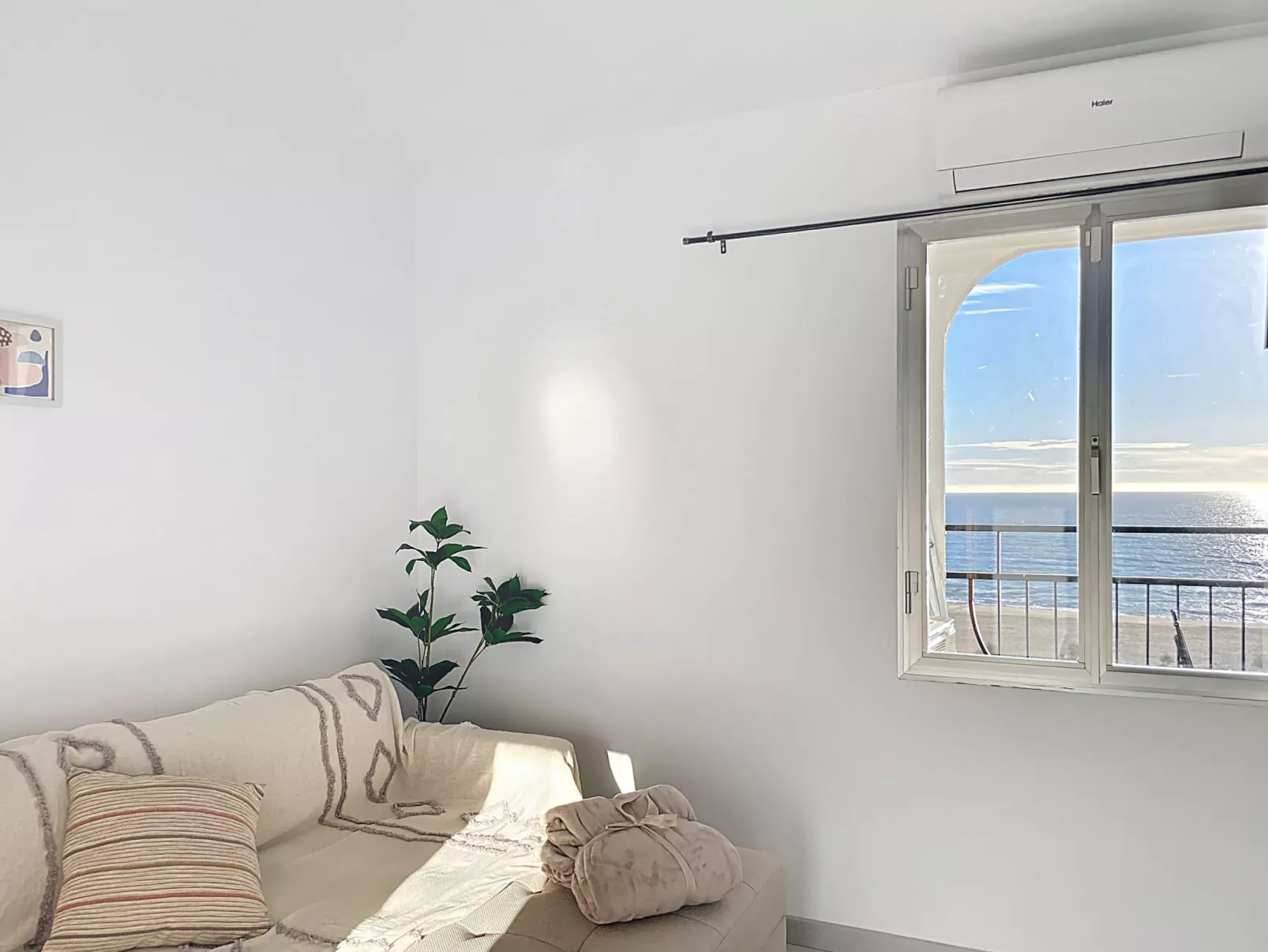 WELCS ESTUDIO 266 EMP con vista al mar - Inside