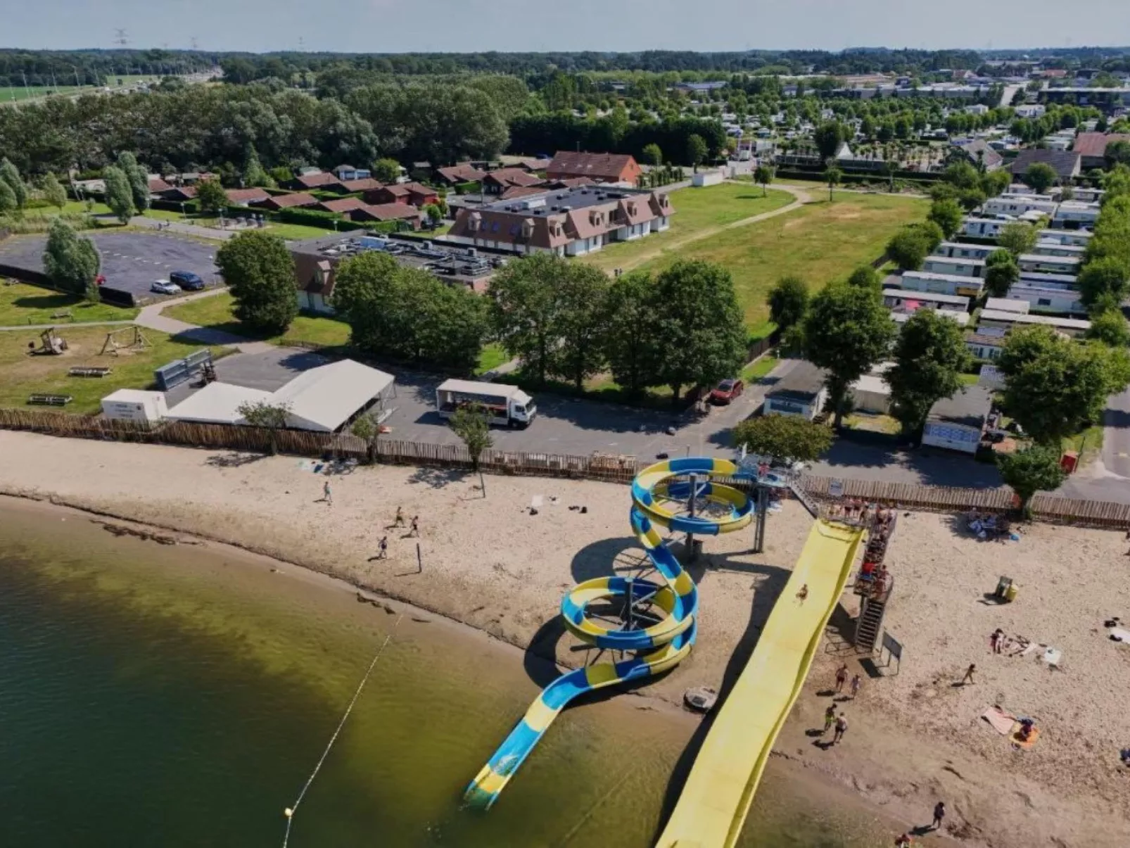 Vakantiepark Klein Strand - Comfort Chalet 4p - Draußen