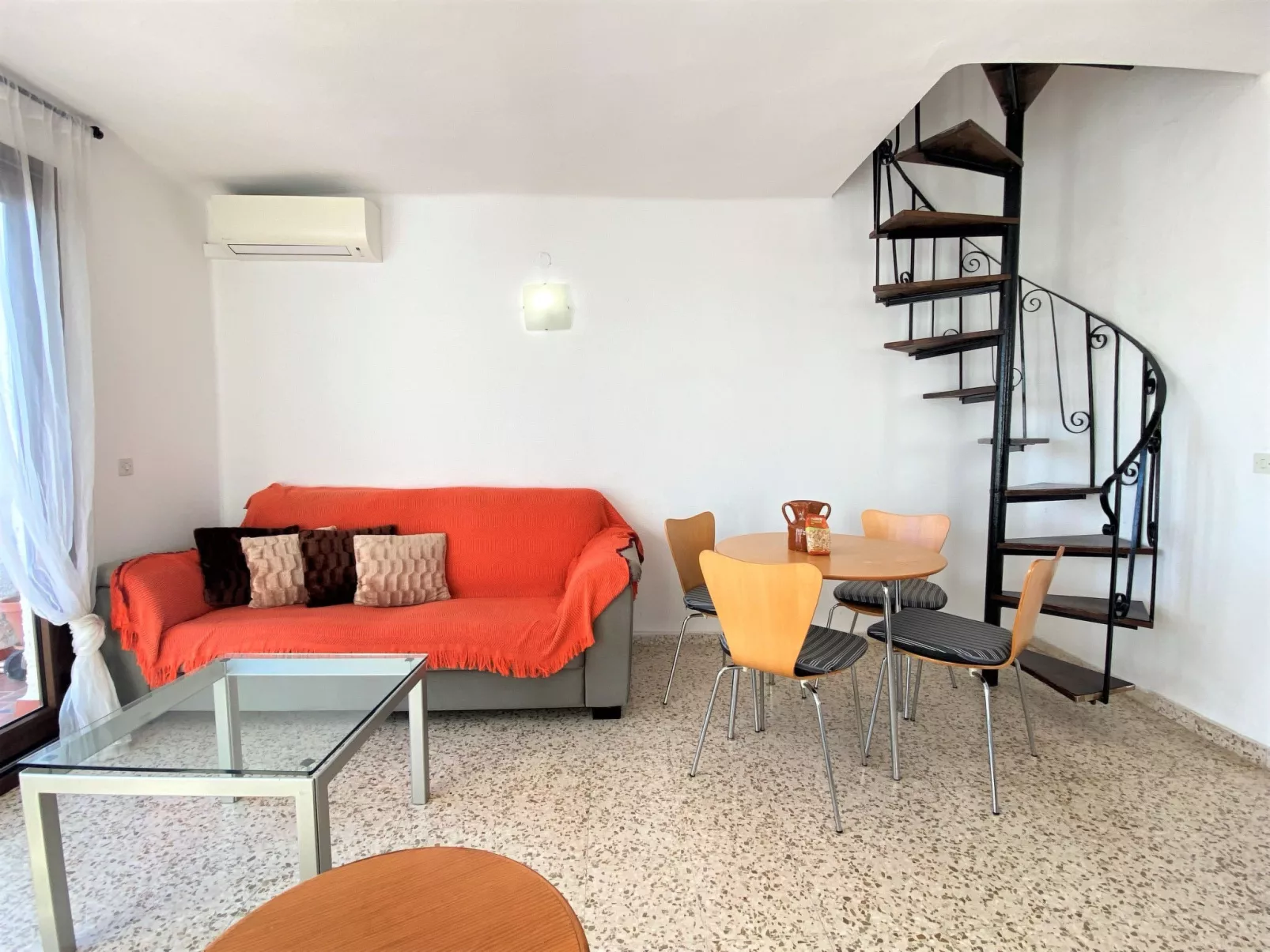 Los Naranjos 18B Capistrano Village by Casasol - Drinnen