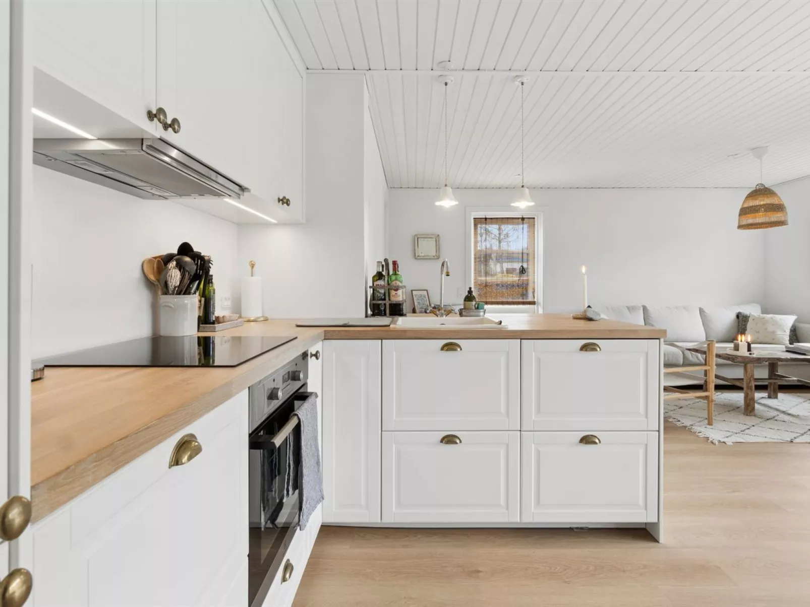 "Maksimilian" - 300m from the sea - Drinnen