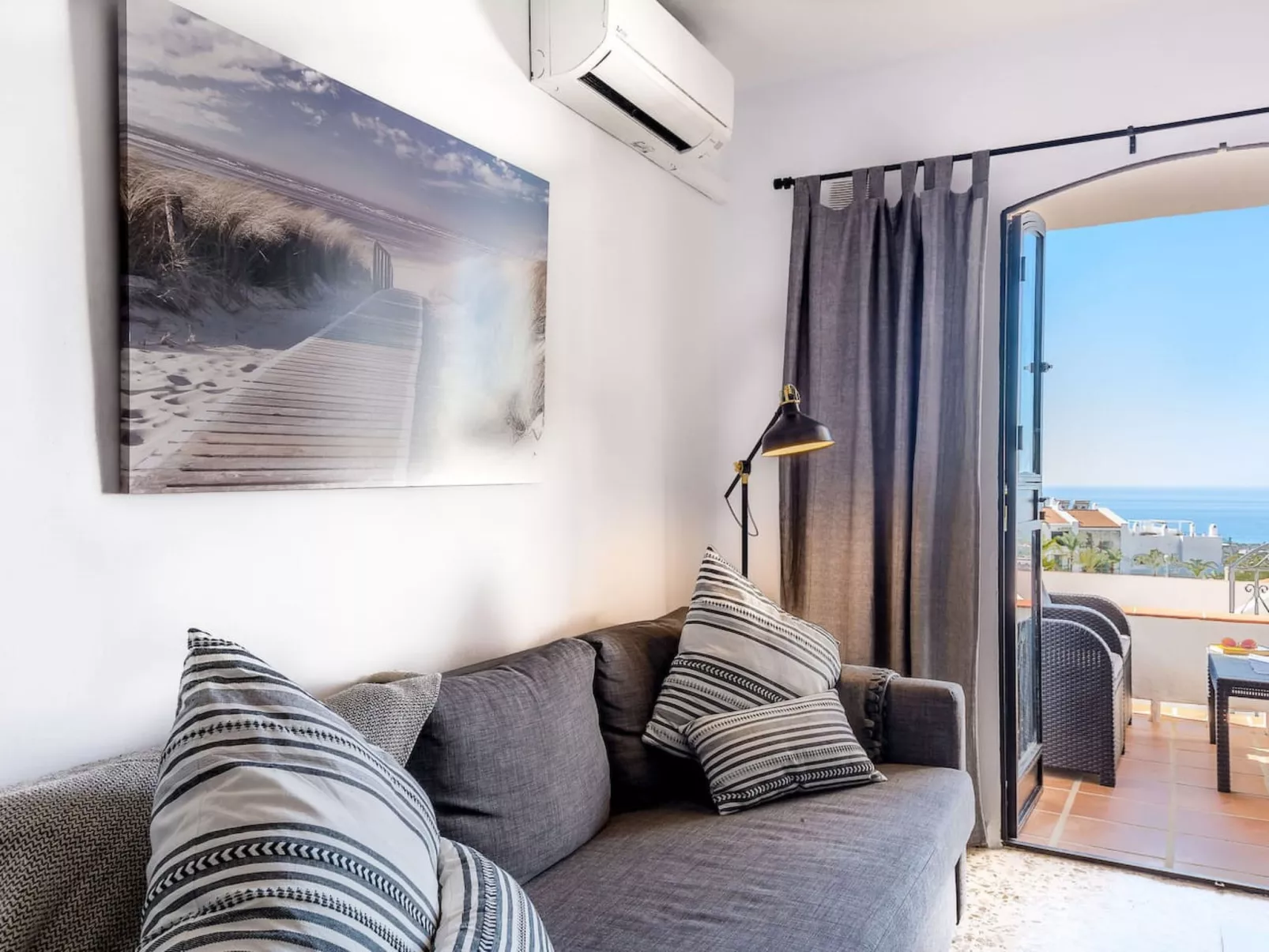 Capuchinos 55 San Juan Capistrano by Casasol - Drinnen