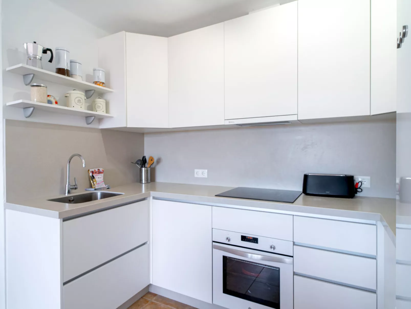 Hibiscos 72 Deluxe by Casasol - Drinnen