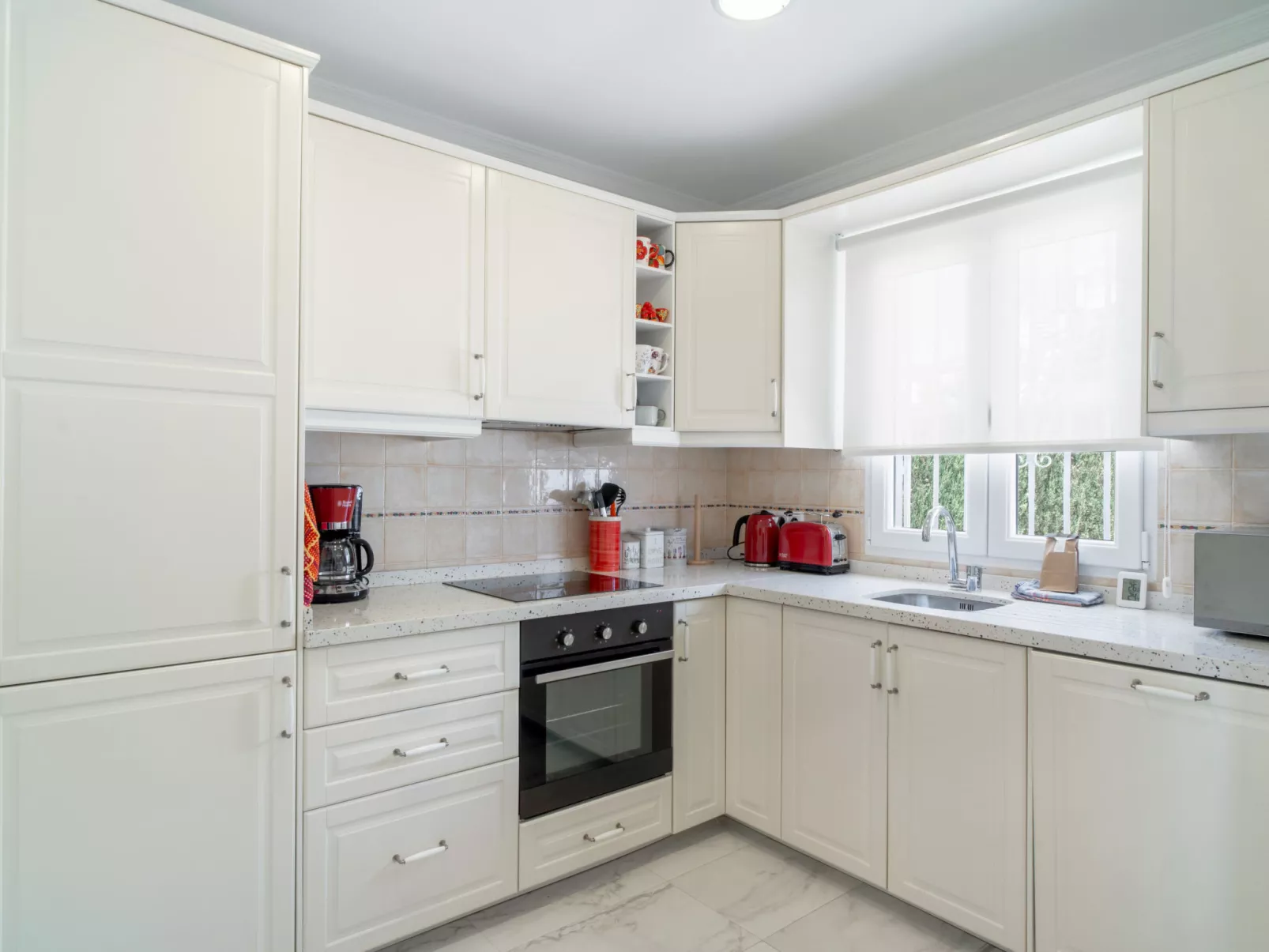Los Aguacates Bellavista by Casasol - Inside