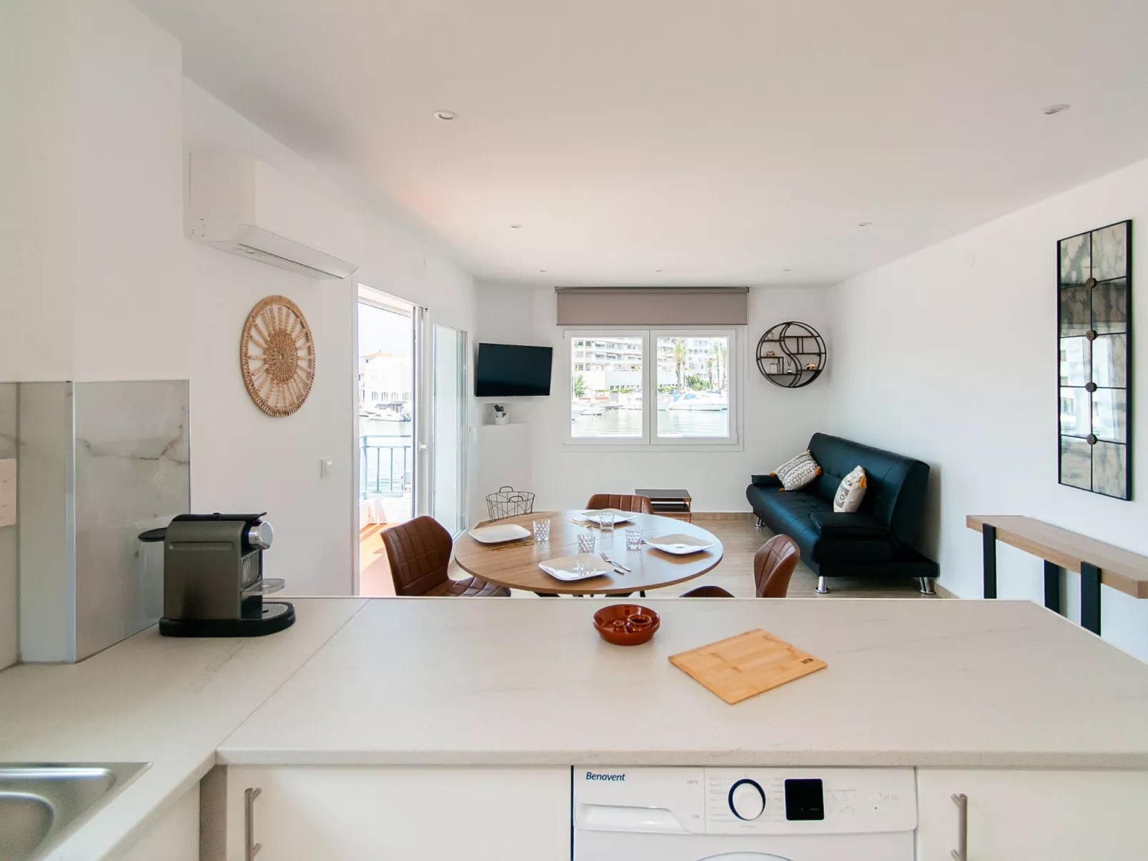 WELCS APARTAMENTO 263 EMP con vistas al canal - Drinnen