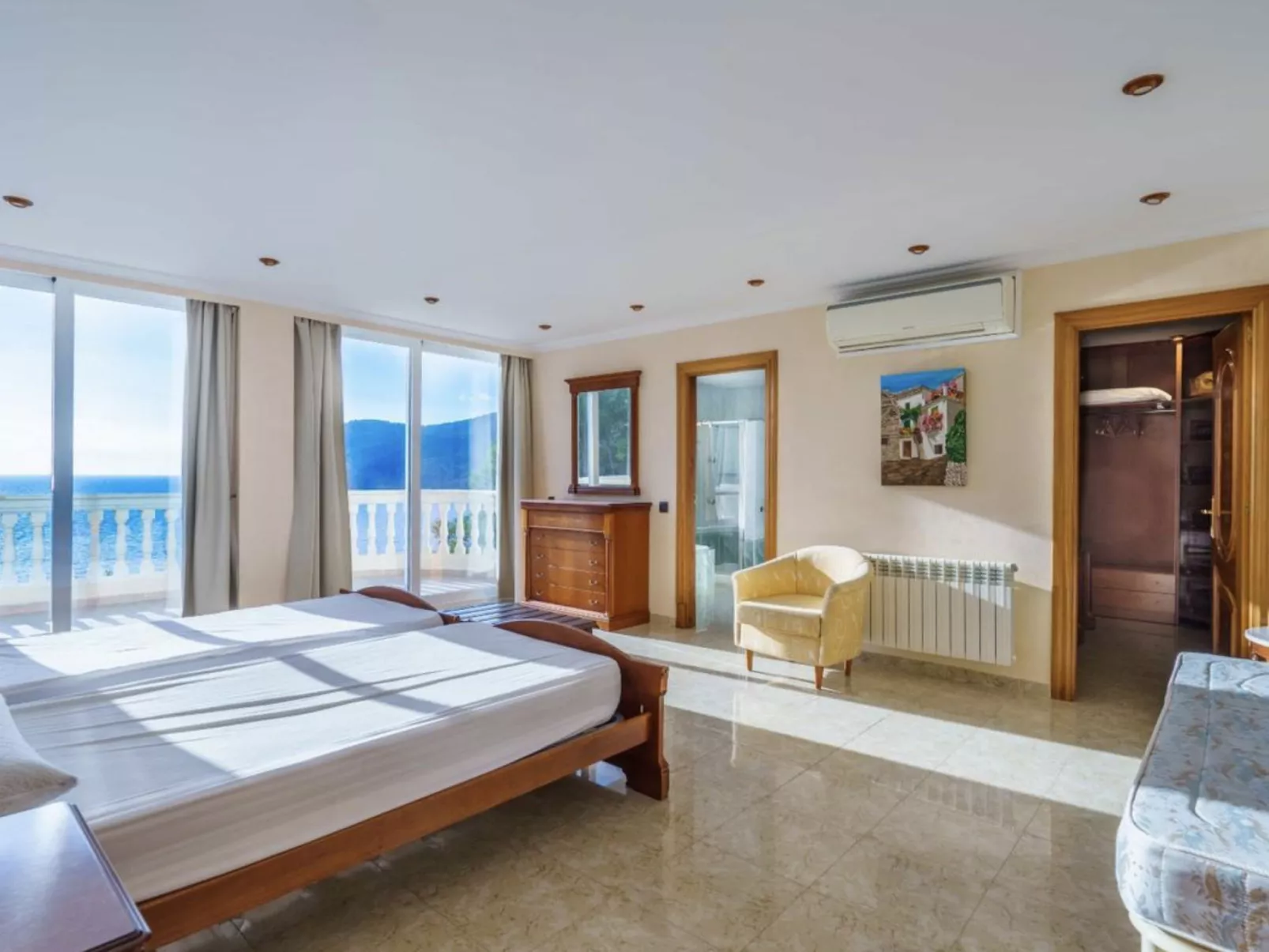 VILLA CAMP DE MAR SEA VIEW - Inside