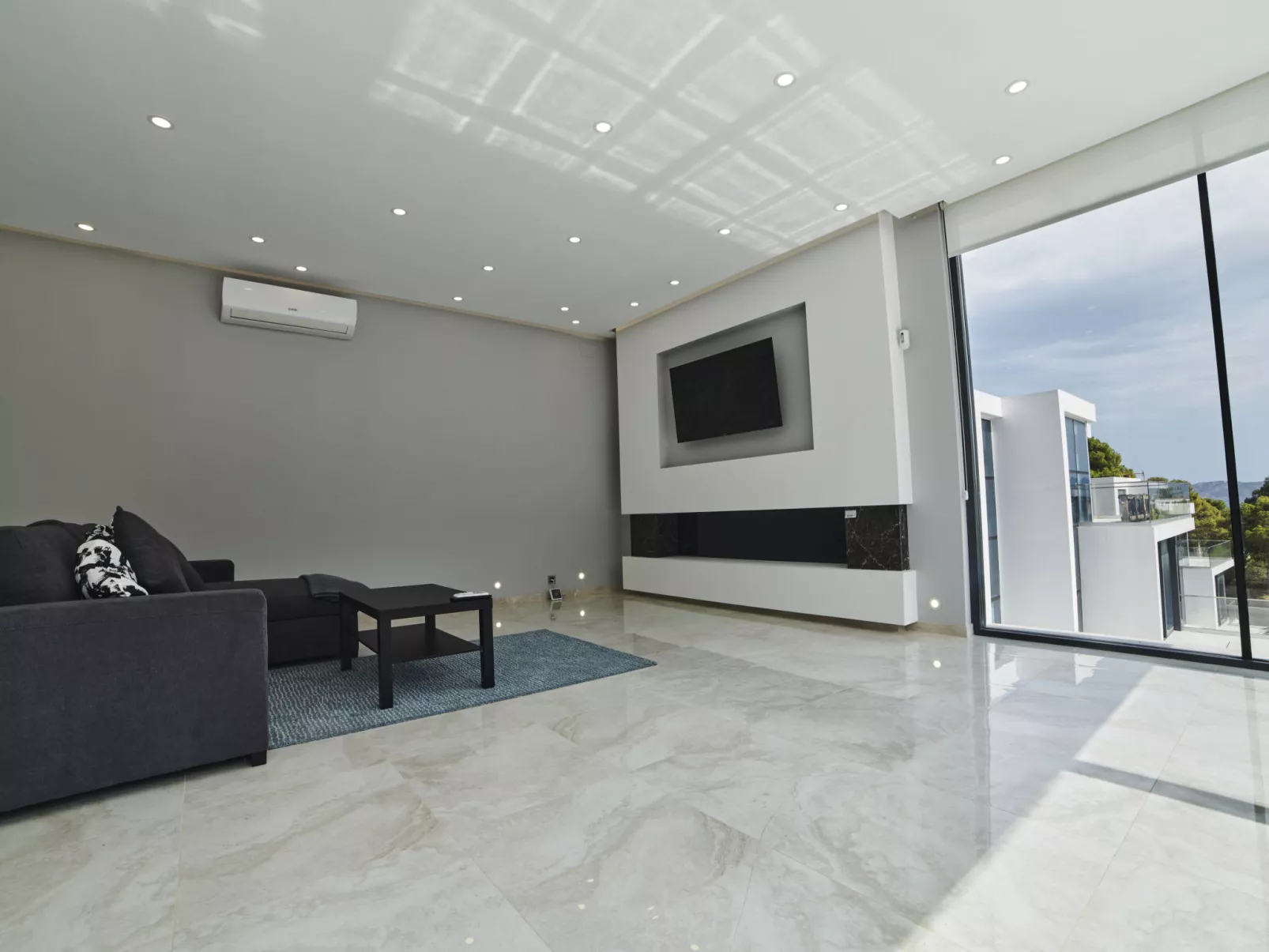 WELCS VILLA MODERNA 097 EMP con piscina - Drinnen