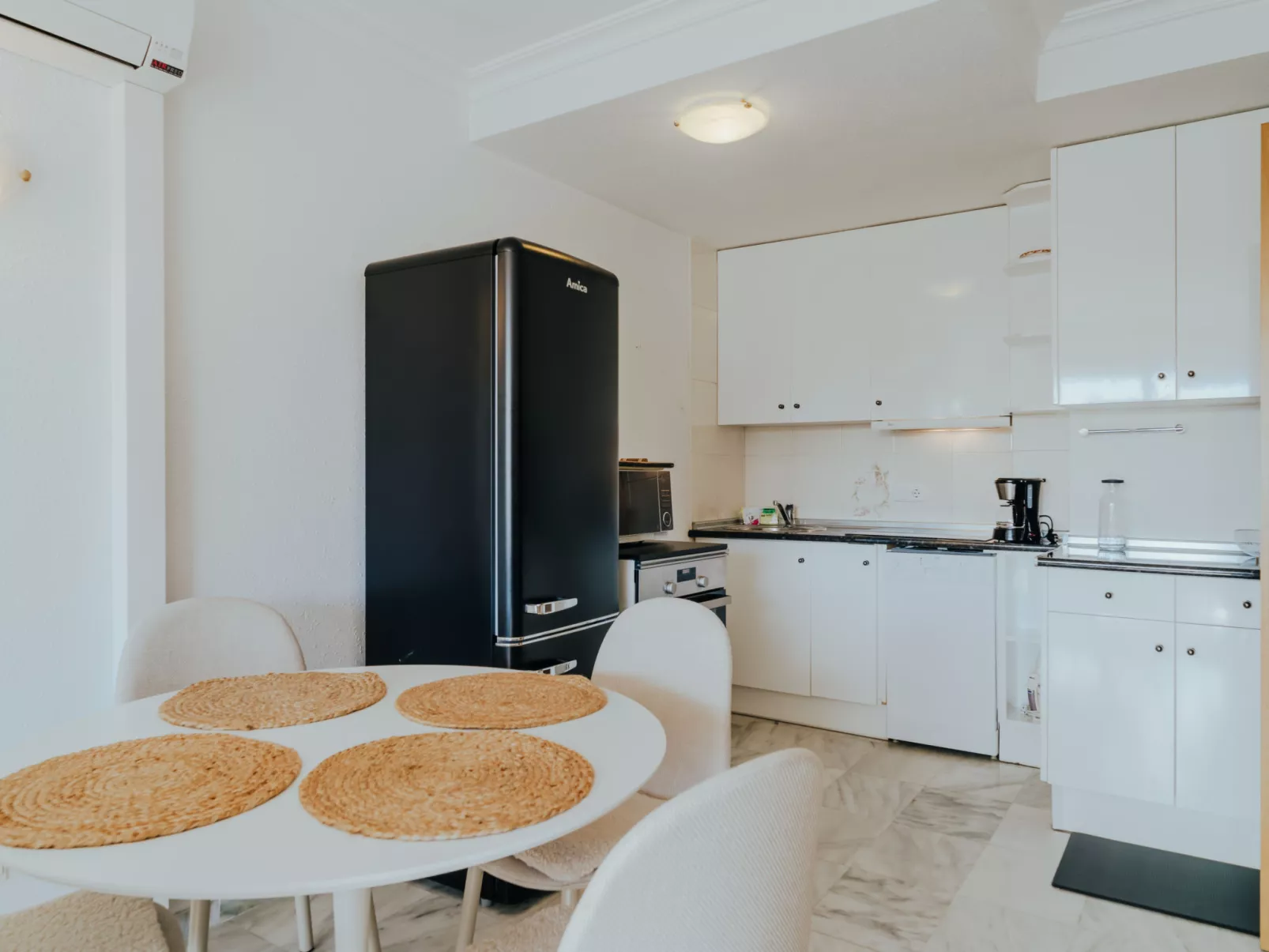 WELCS APARTAMENTO 208 EMP cerca de la playa - Dedans