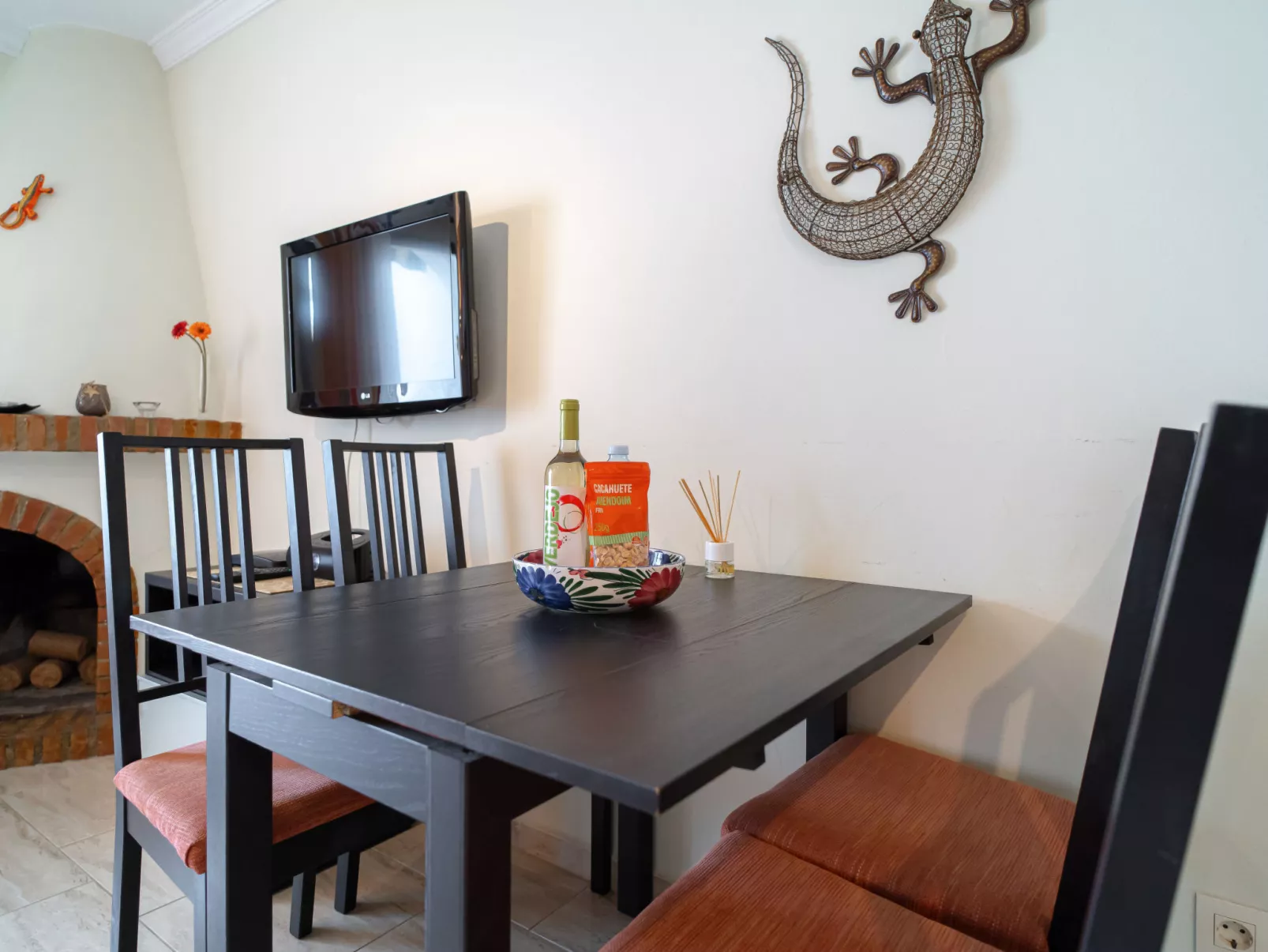 Capistrano Village Garden by Casasol - Drinnen