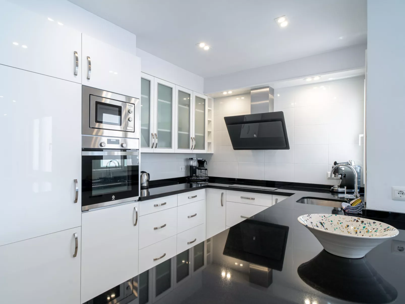 Tuhillo E1 Luxury Seaview by Casasol - Drinnen