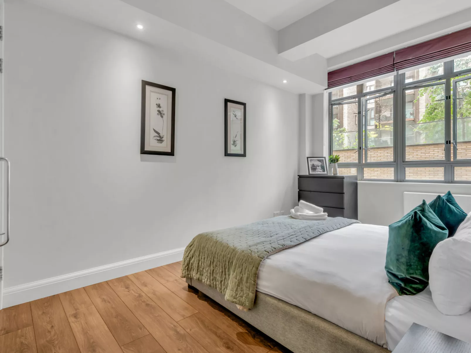 Lawerence apartment - Inside