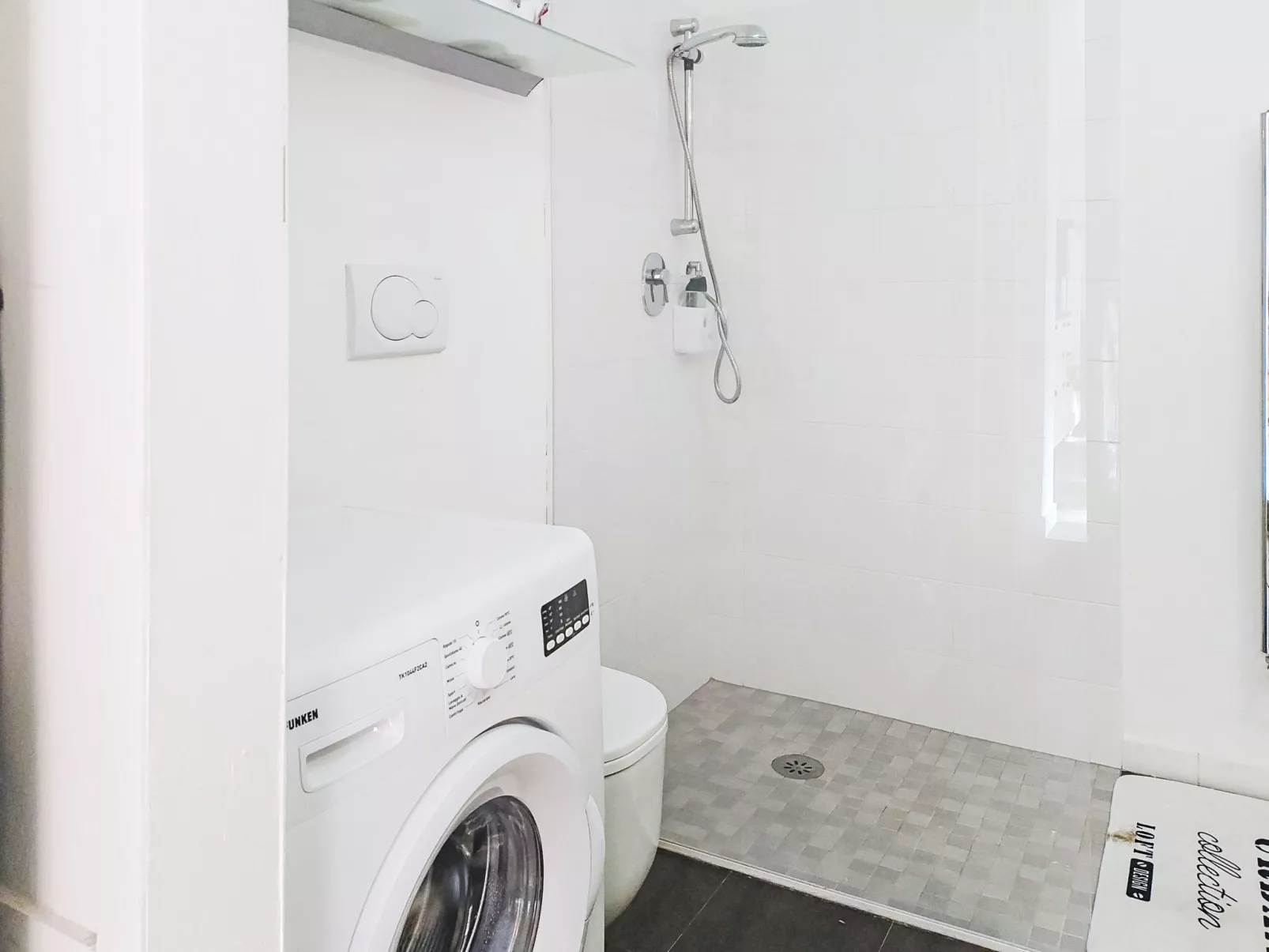 Lake & Pool - Dedans