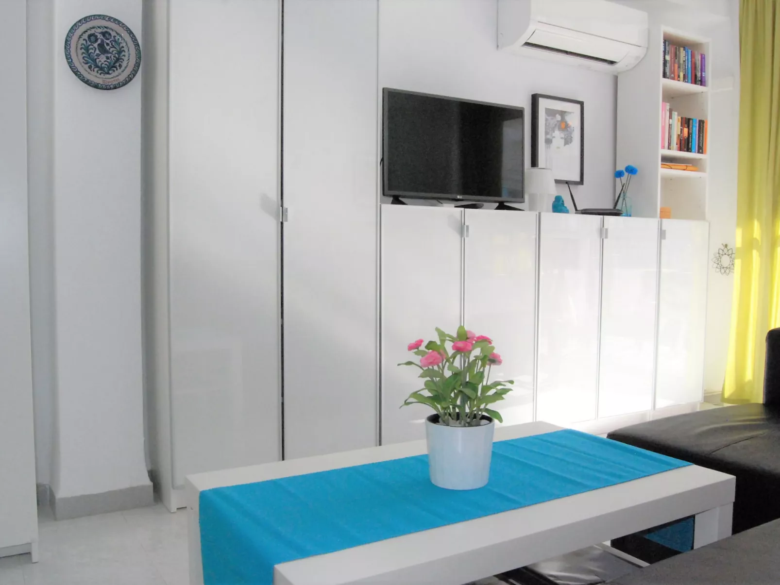 Coronado 124 Apartment by Casasol - Inside