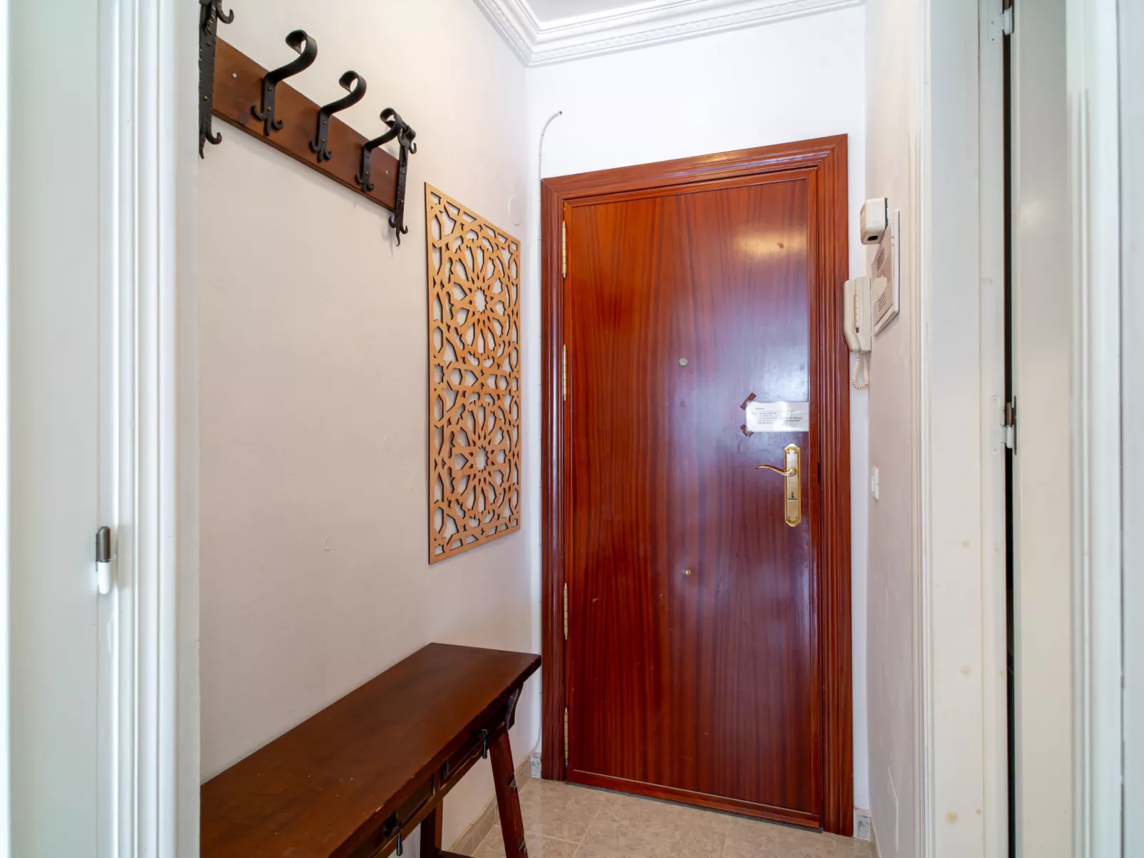 Urban Alhambra Studio by Casasol - Drinnen