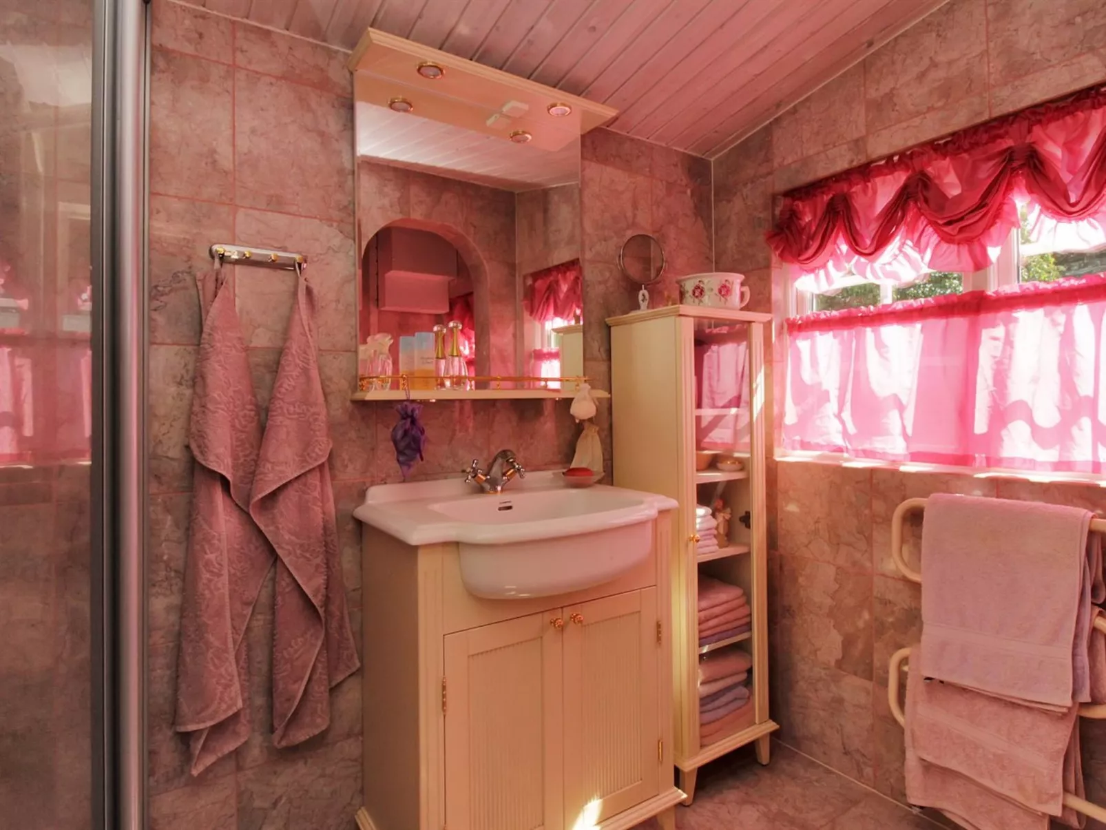 "Enrik" - 123m from the sea - Drinnen