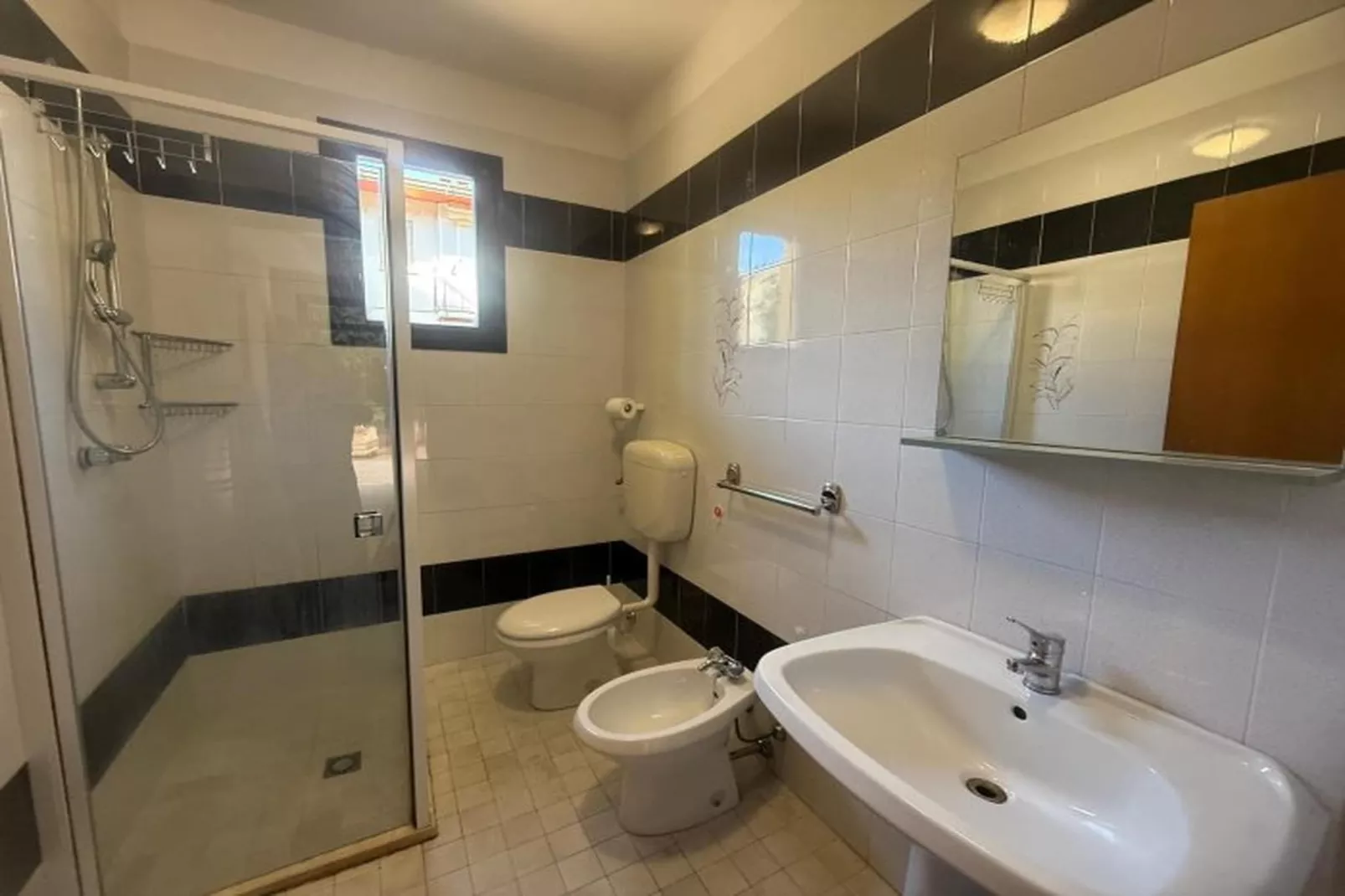 Germana trilo – 1  - Bathroom