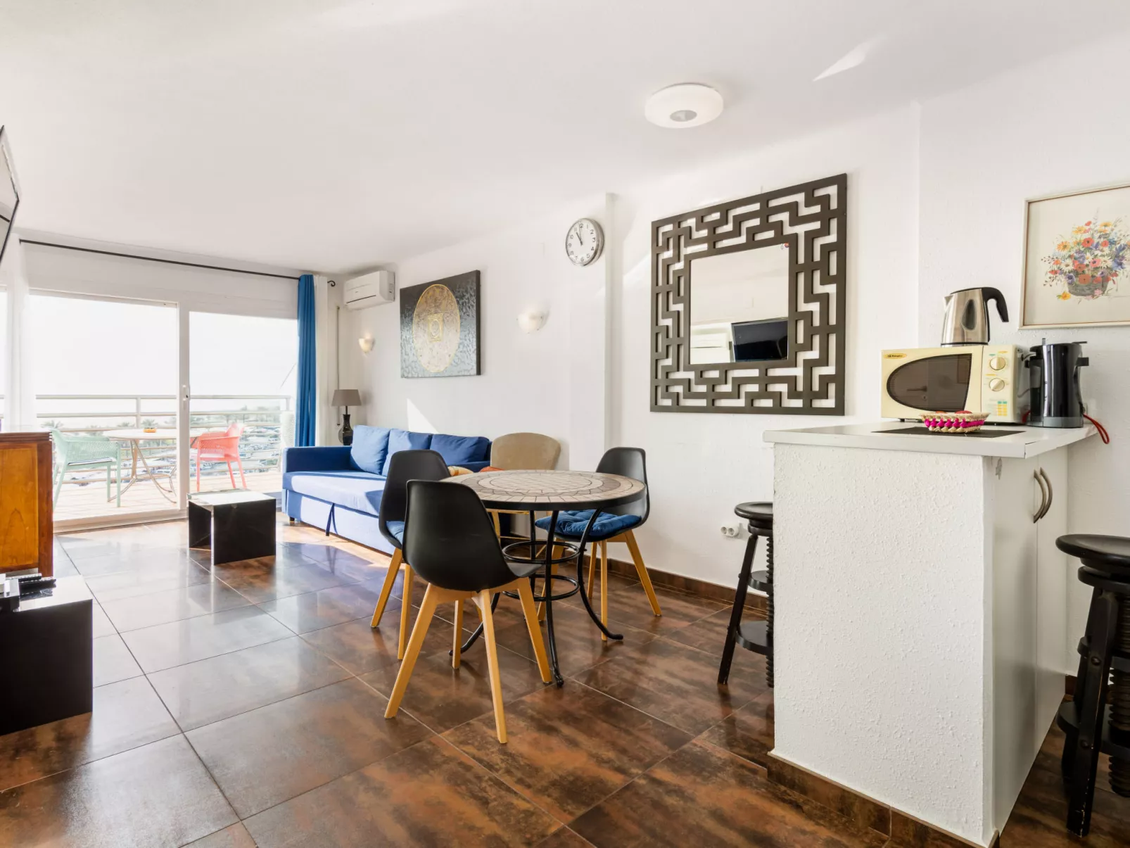 WELCS APARTAMENTO 221 EMP frente al mar - Drinnen