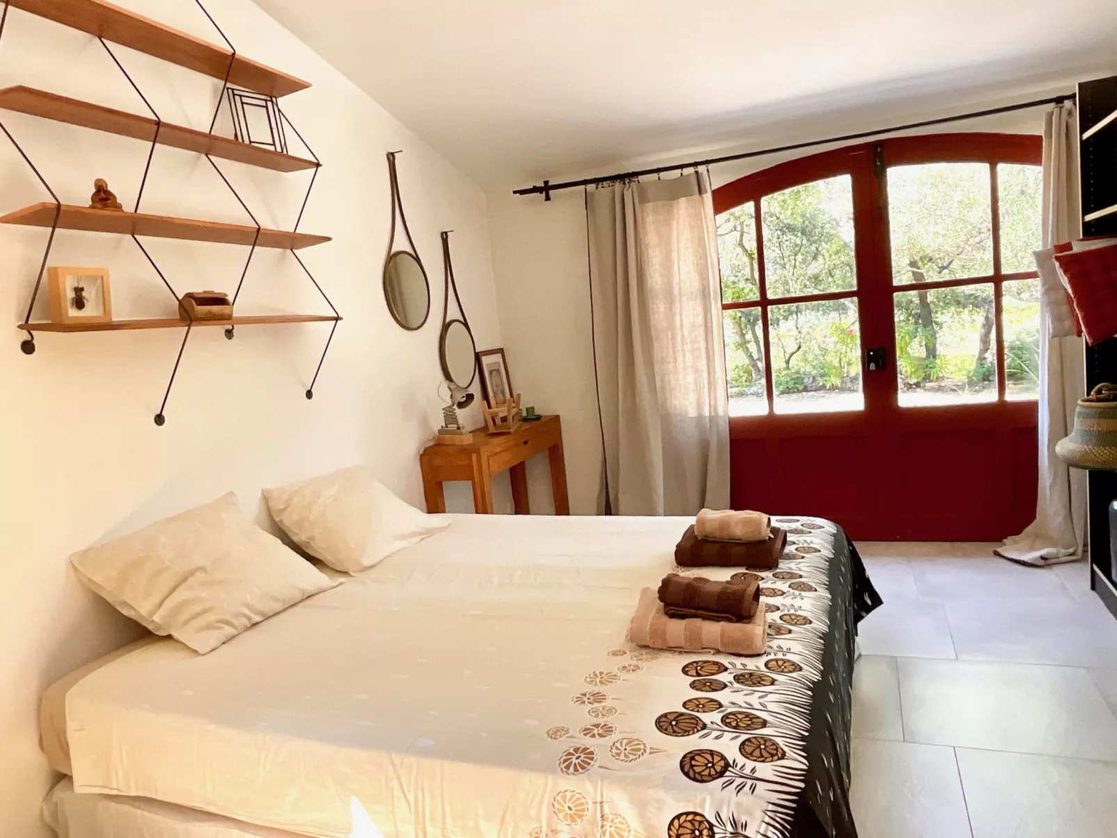 LA CADENIERE - Dedans