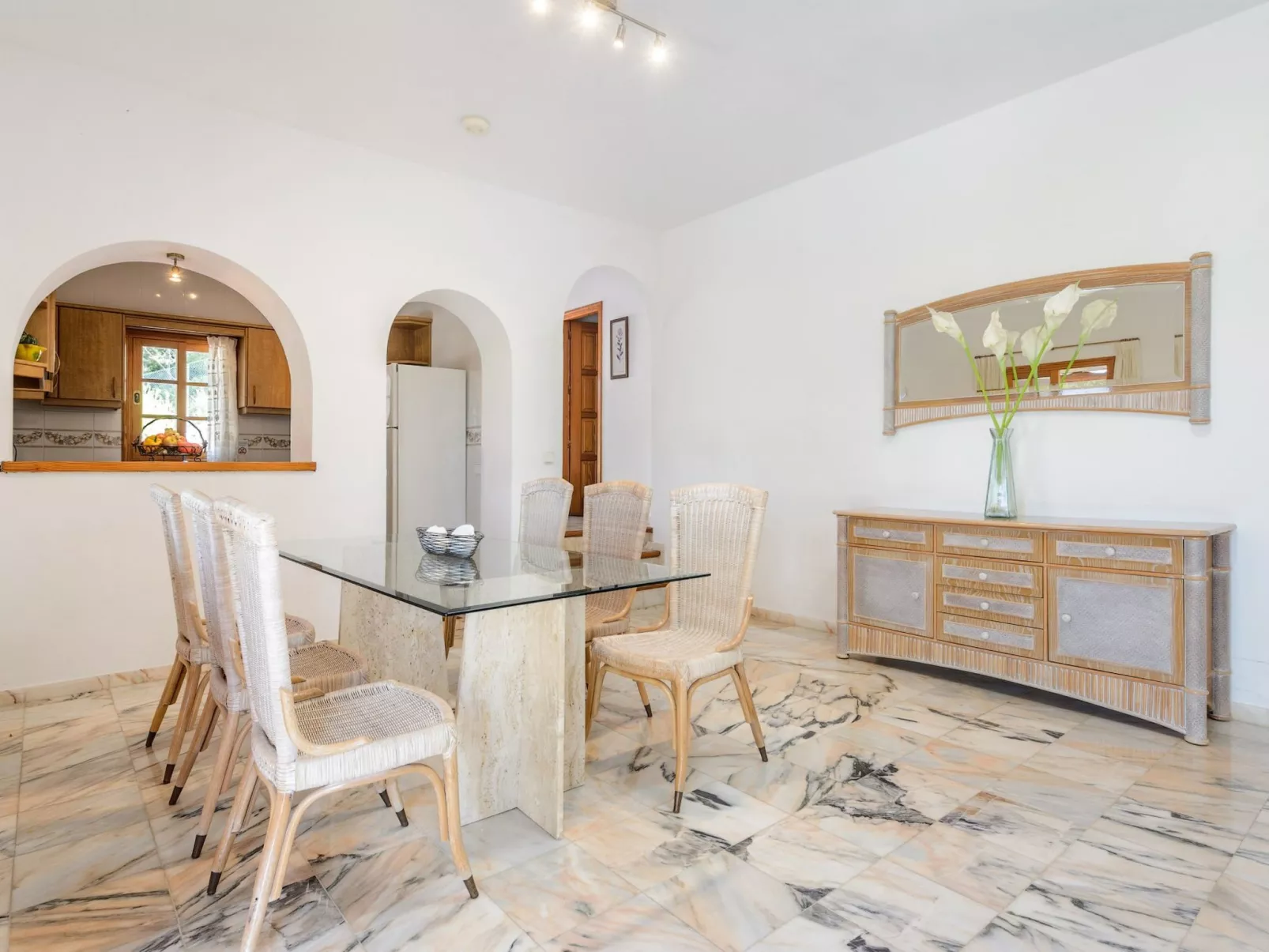 VILLA SA DESCUBERTA - Drinnen