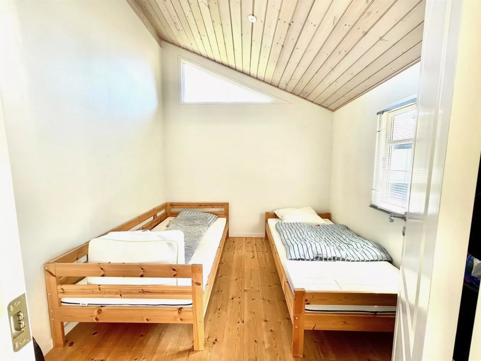 "Annelouise" - 180m to the fjord - Drinnen