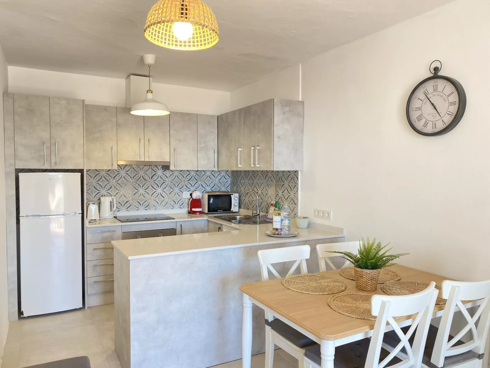 Capuchinos 56 San Juan Capistrano by Casasol - Drinnen