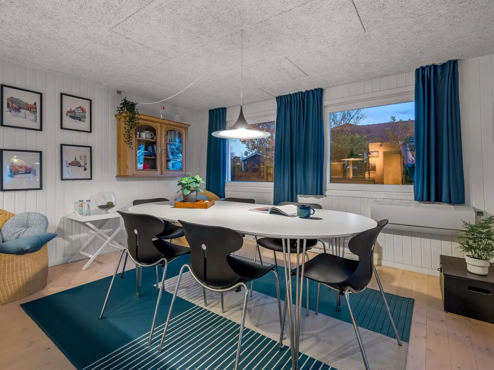 "Niels" - 1.3km from the sea - Inside