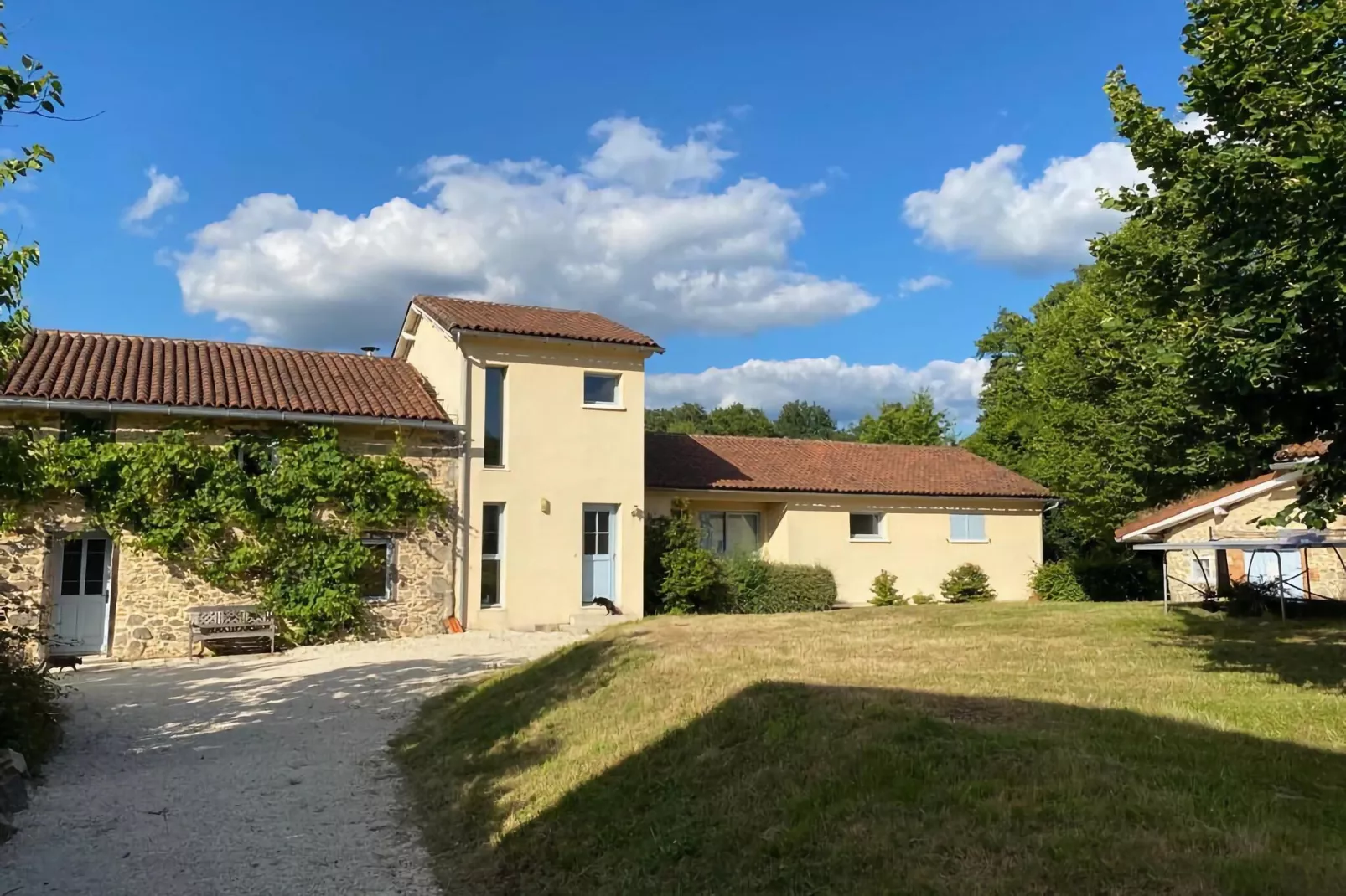 Le Manoir-Exterior summer