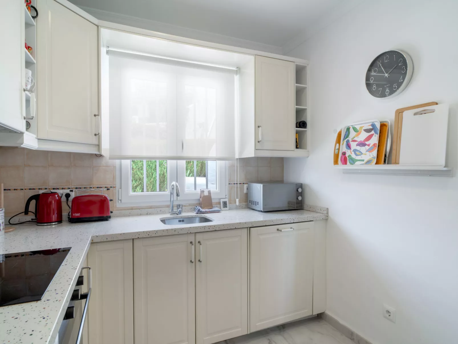 Los Aguacates Bellavista by Casasol - Inside