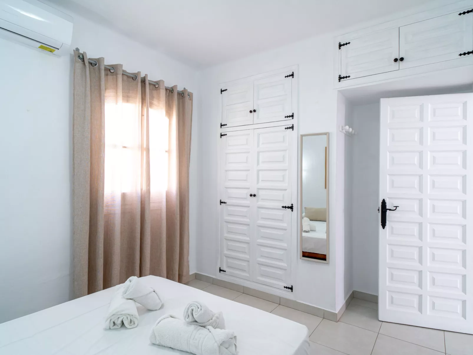 Hibiscos Seaview Terrace by Casasol - Inside