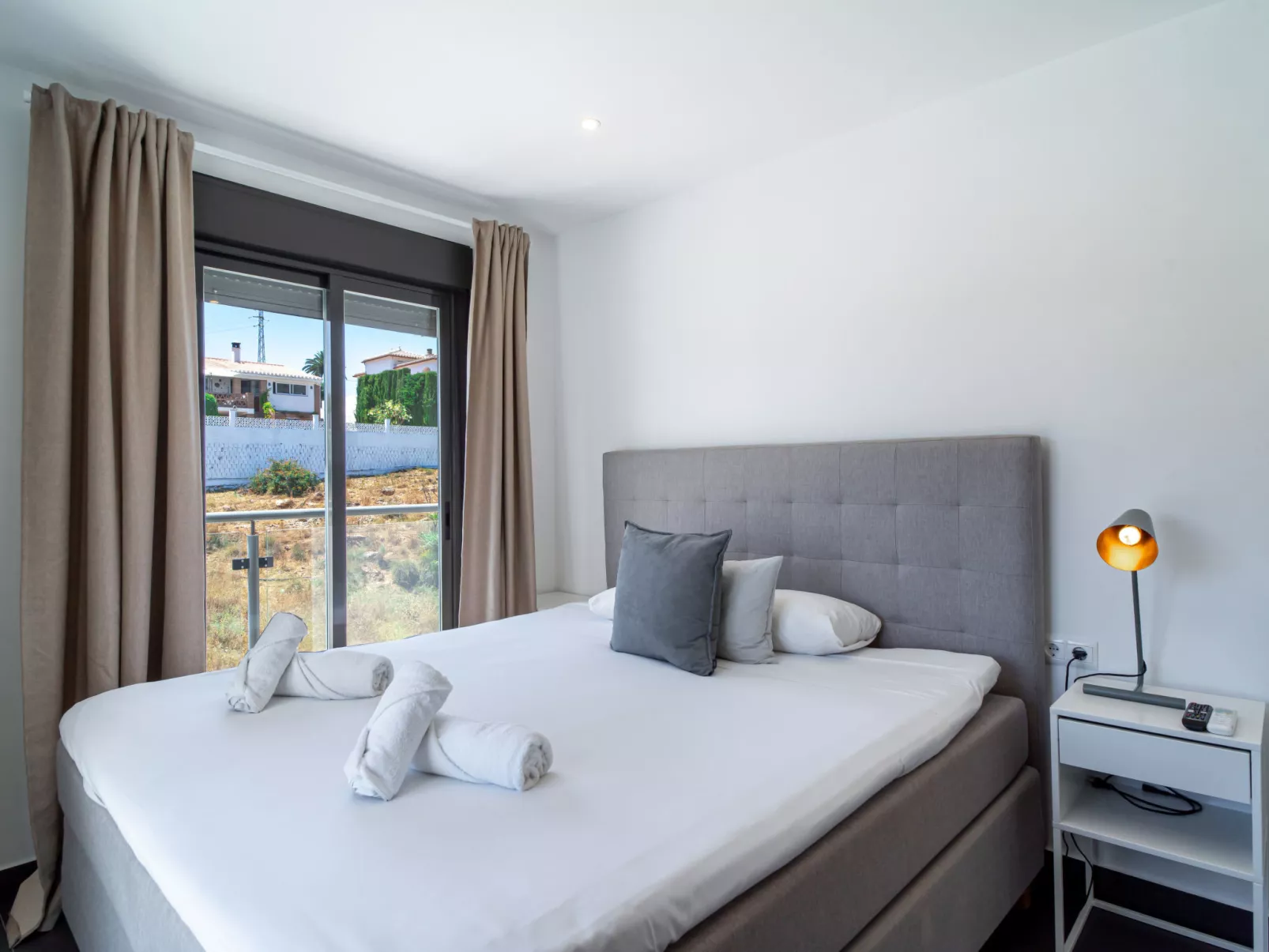 Villa Romeral Premium by Casasol - Inside