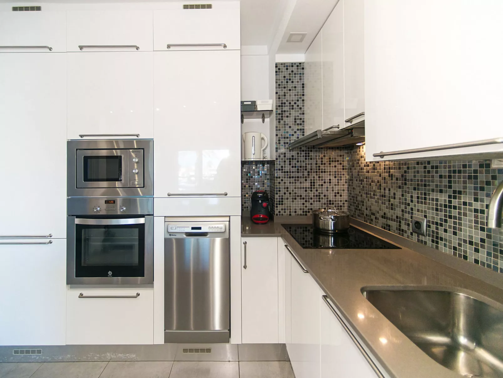 WELCS APARTAMENTO 059 EMP con vista al canal - Dedans