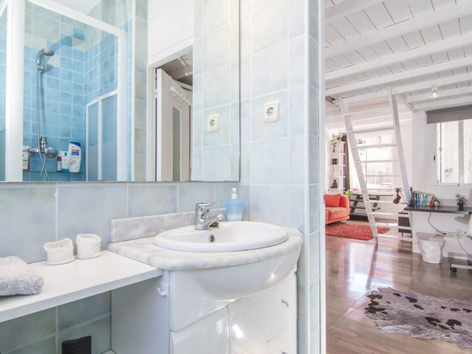 TERRACE DUPLEX at SAGRADA FAMILIA/GRACIA - Drinnen