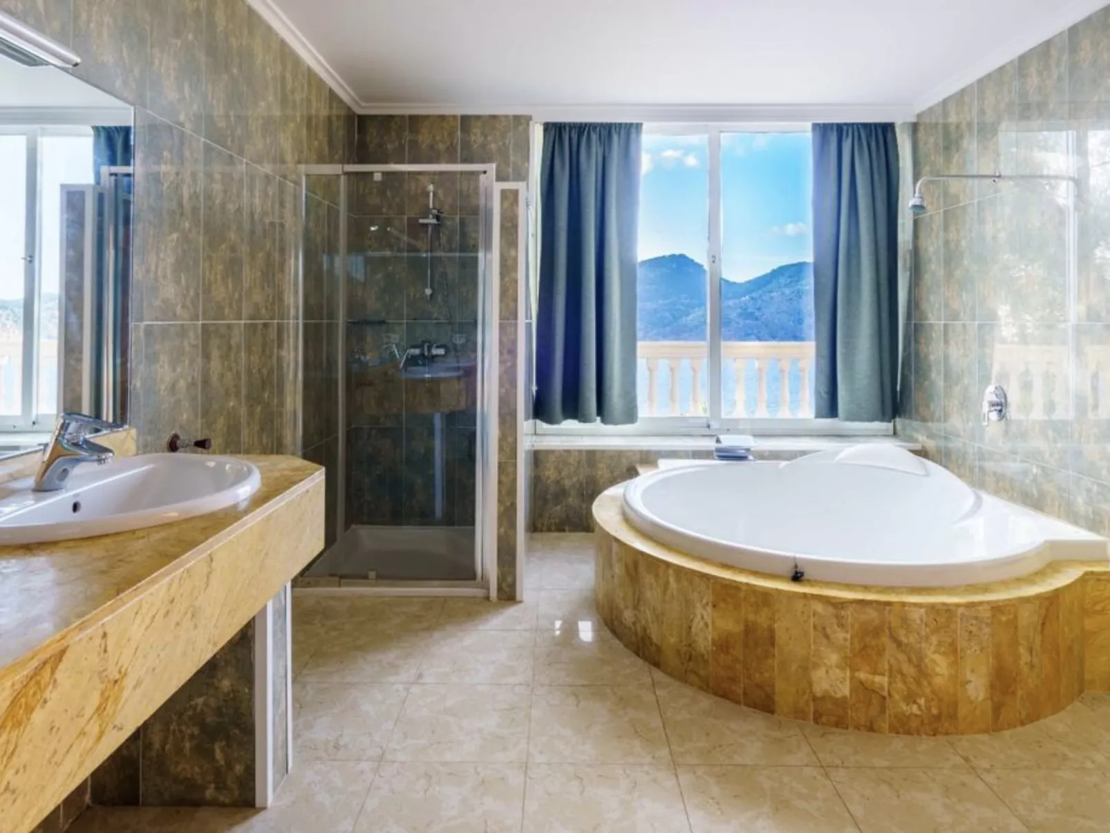 VILLA CAMP DE MAR SEA VIEW - Inside