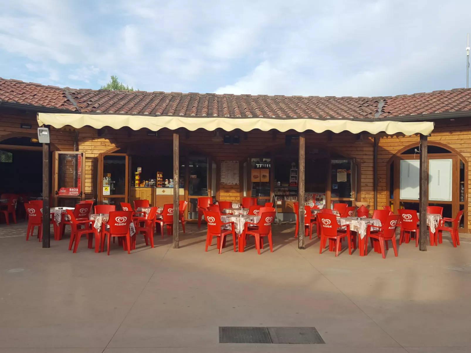 Camping Paradiso - Aranciona 7 - Dedans