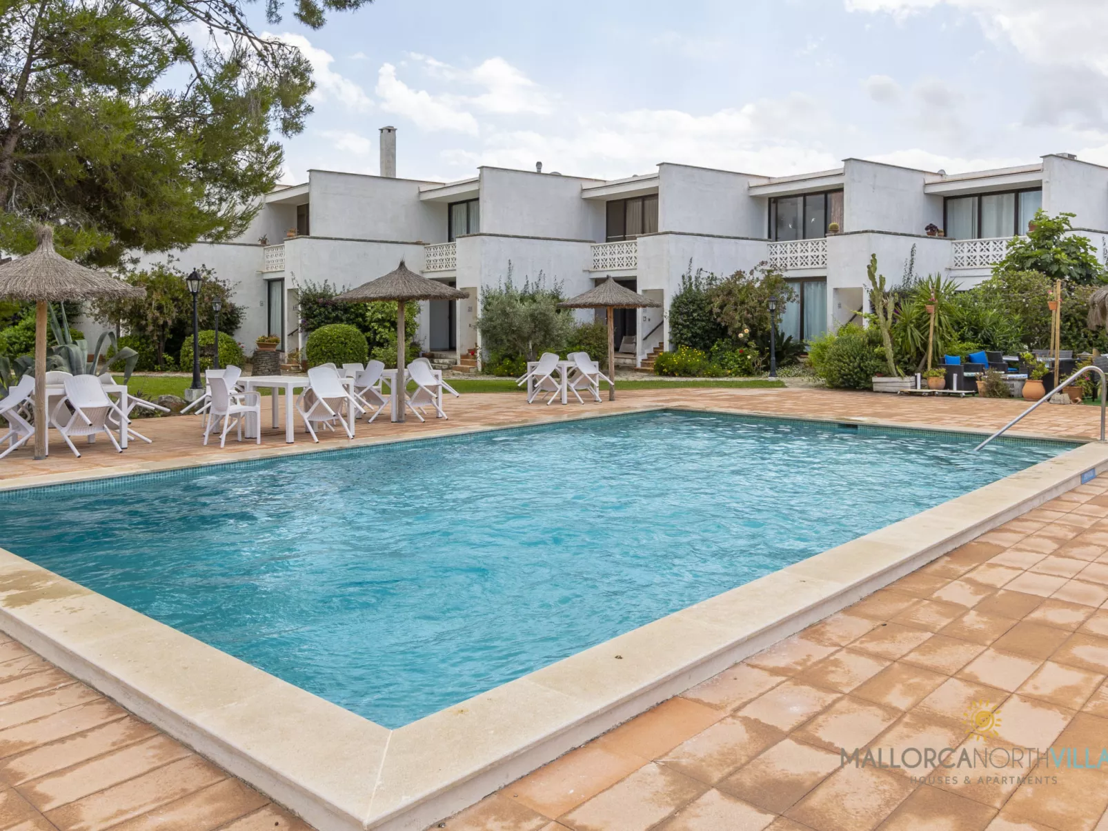 Club del Sol 8: Acogedor Apartamento con Piscina - Dehors