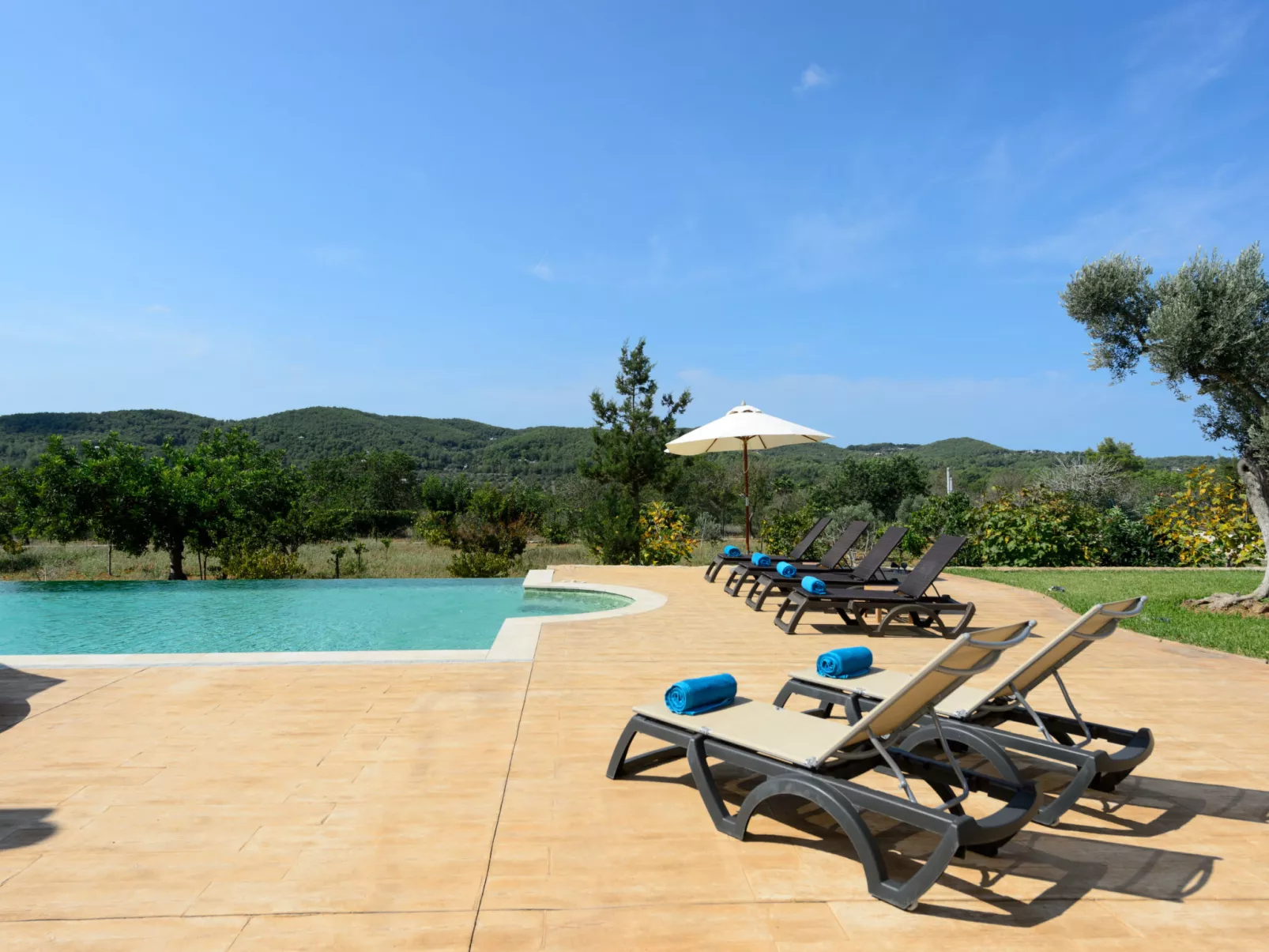 VILLA LUNA - Draußen