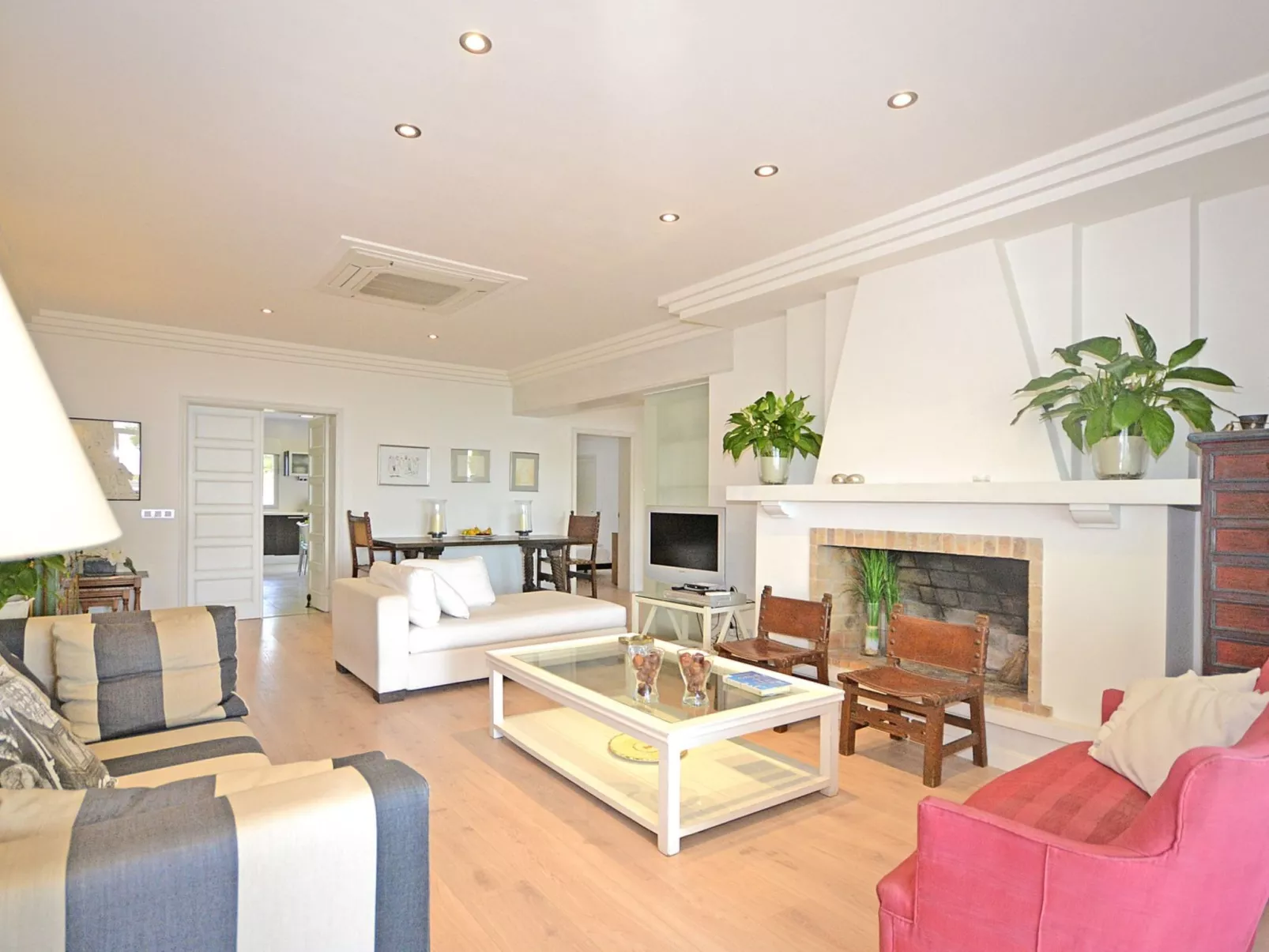 Llenaire - Xata - Inside