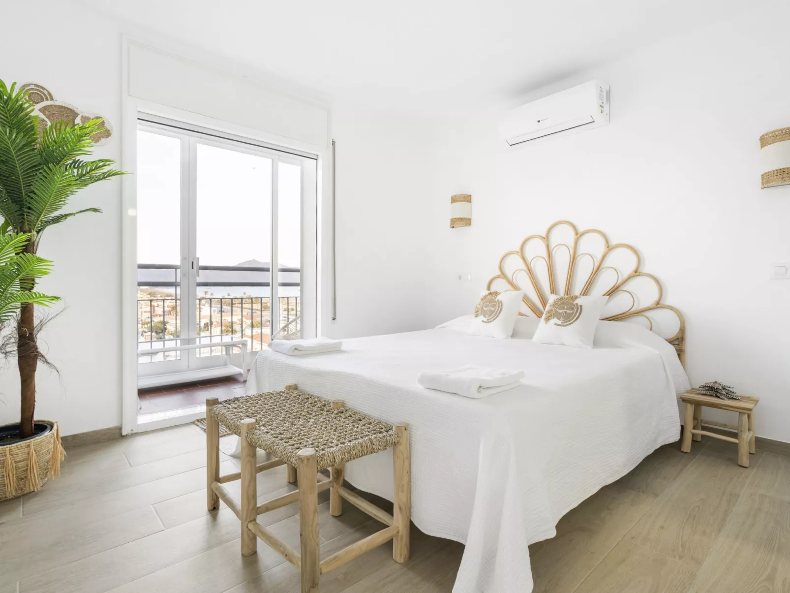 WELCS APARTAMENTO 101 EMP con vistas al Mar - Drinnen